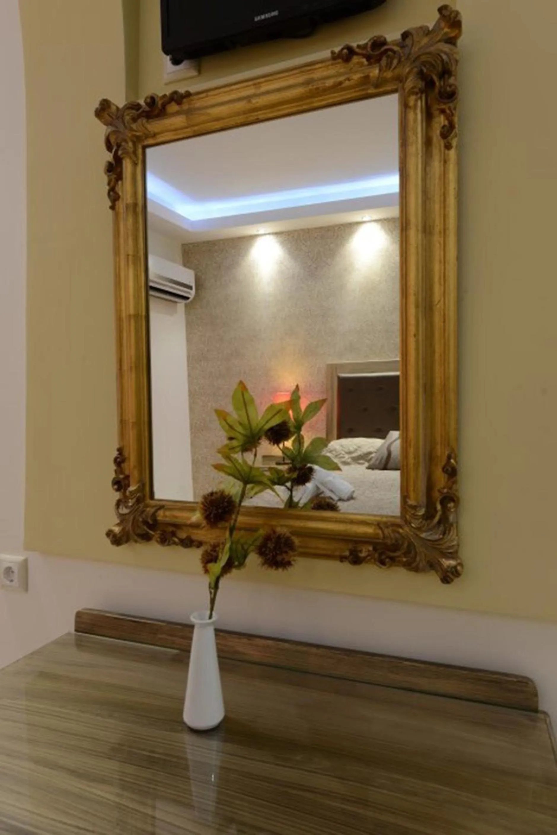 Decorative detail, Bed in Pirofani