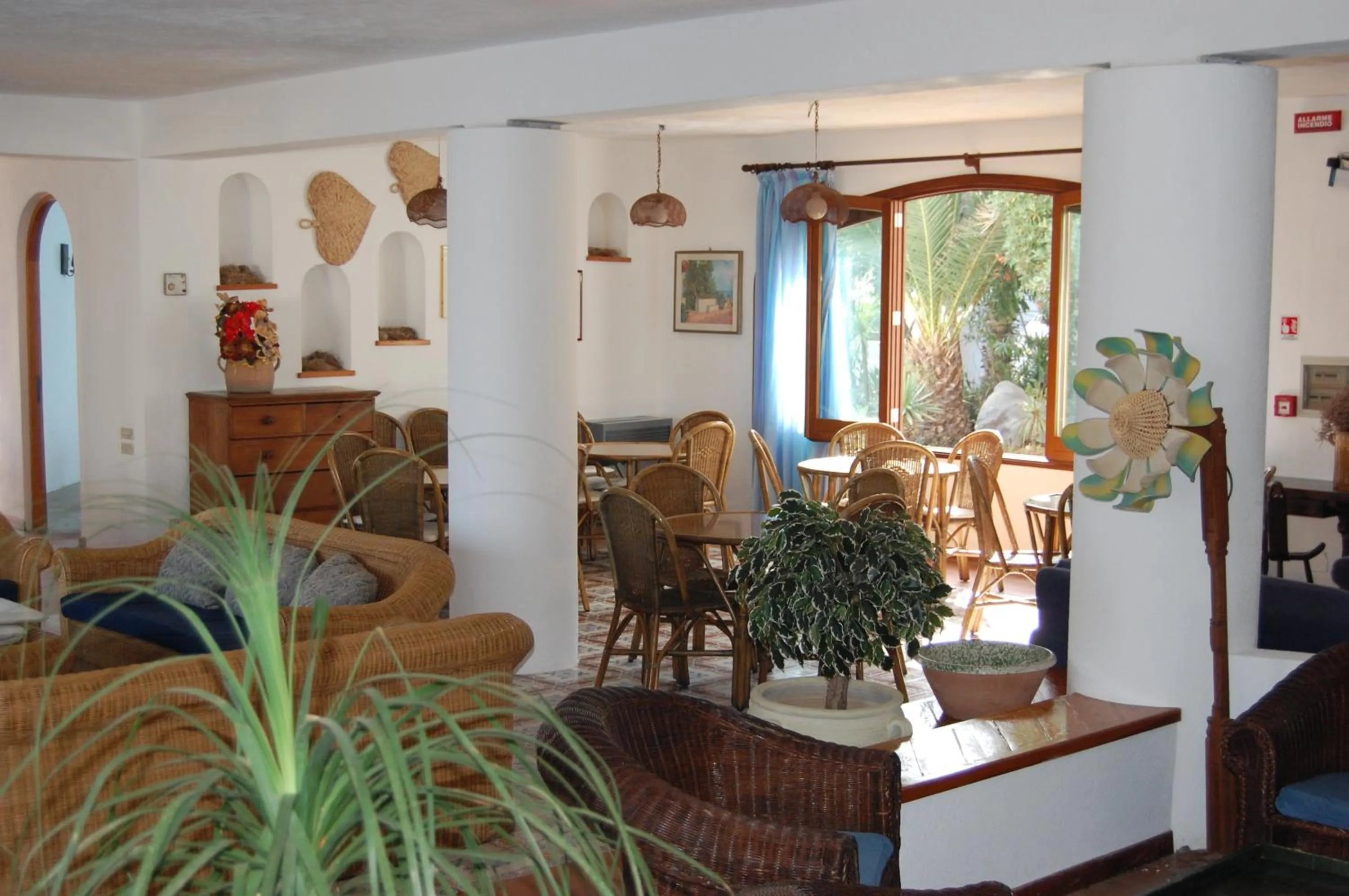 Communal lounge/ TV room in Hotel Conti