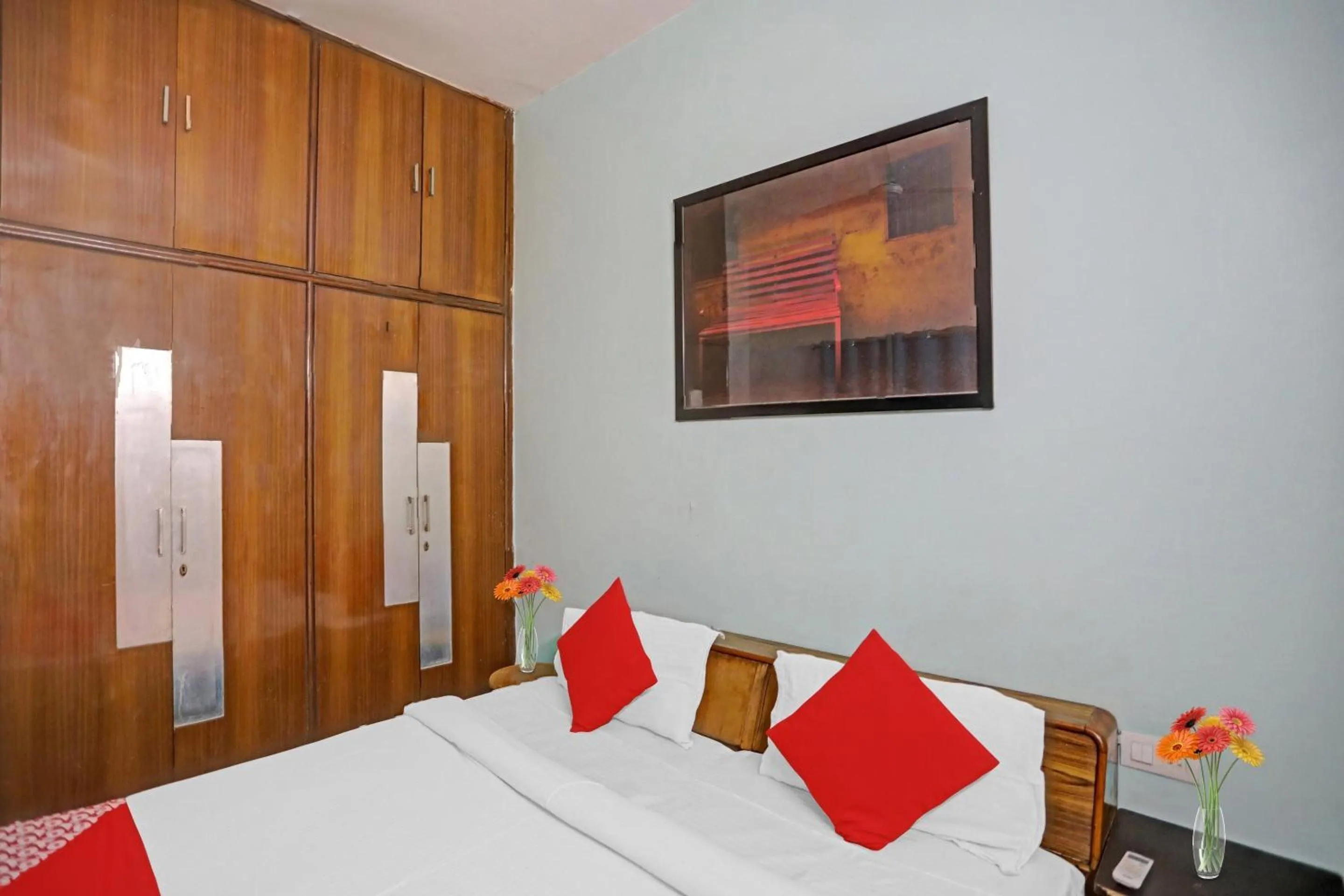 Bedroom, Bed in Hotel O Premium Stay Near Dlf Avenue Saket