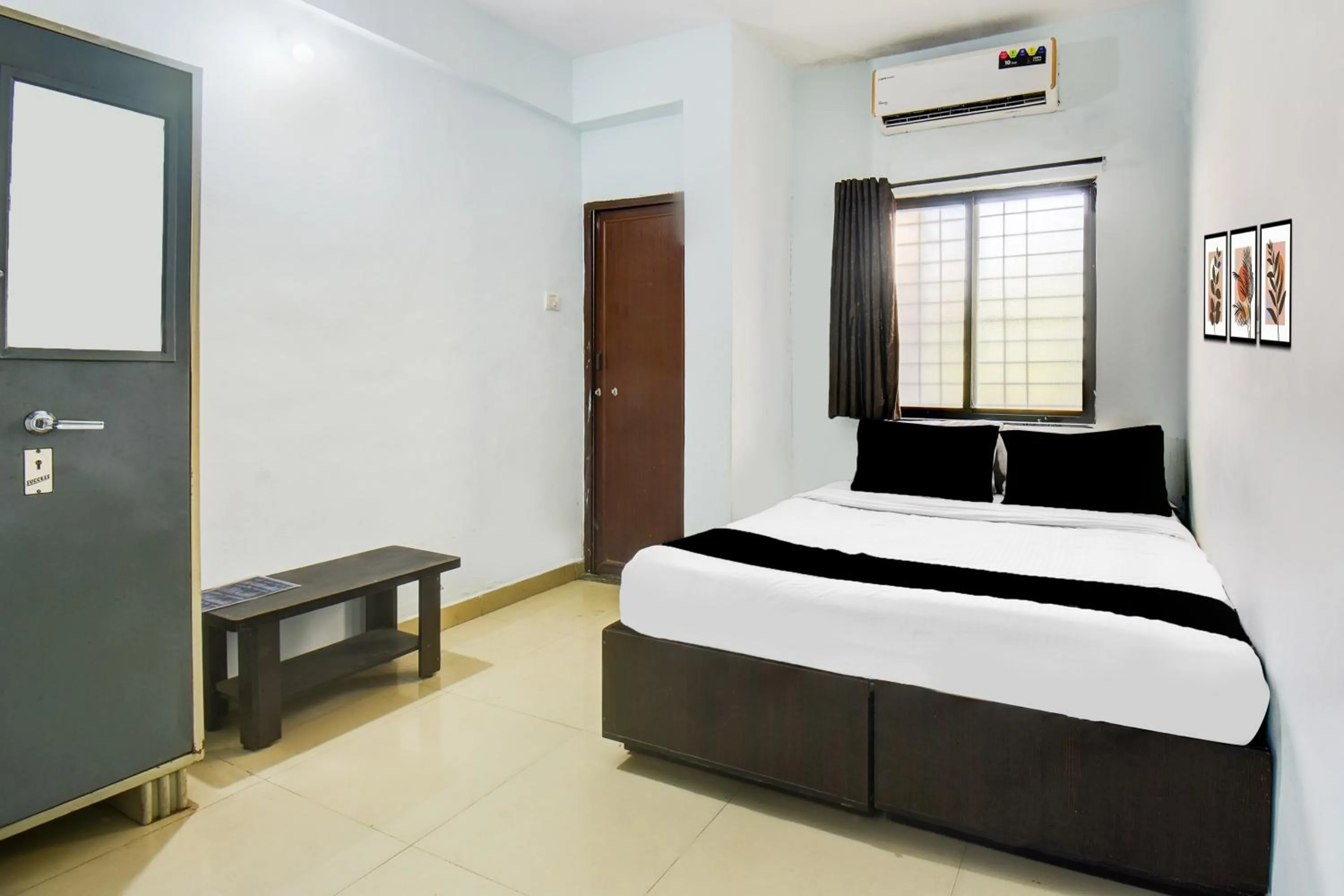 Bedroom, Bed in Hotel O Western Avenue Pune Formerly Happy Stay