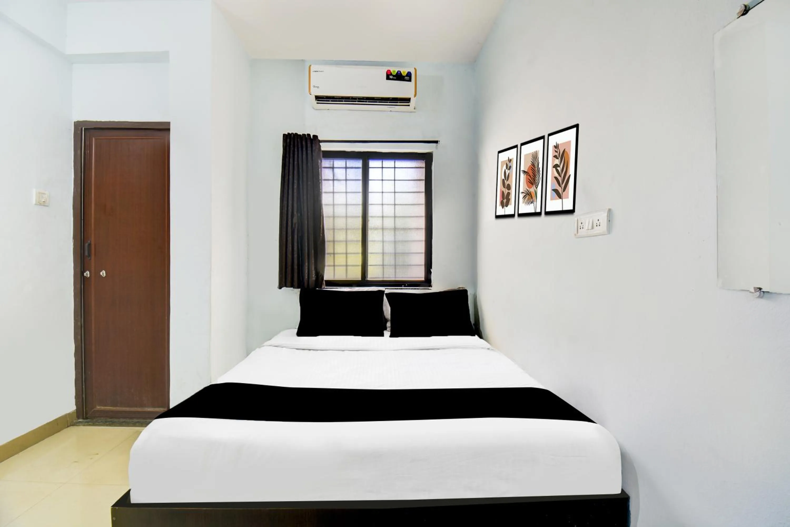 Bedroom, Bed in Hotel O Western Avenue Pune Formerly Happy Stay