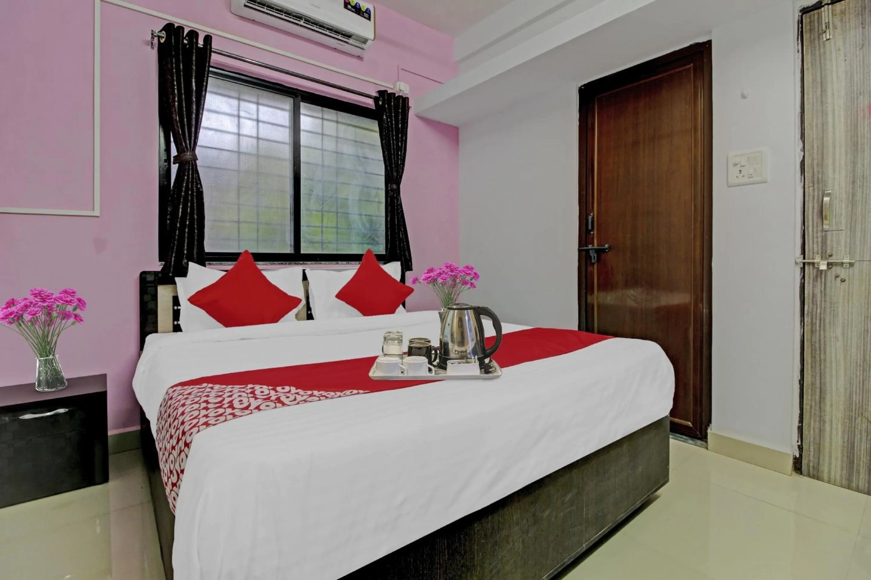 Bedroom, Bed in Hotel O Western Avenue Pune Formerly Happy Stay