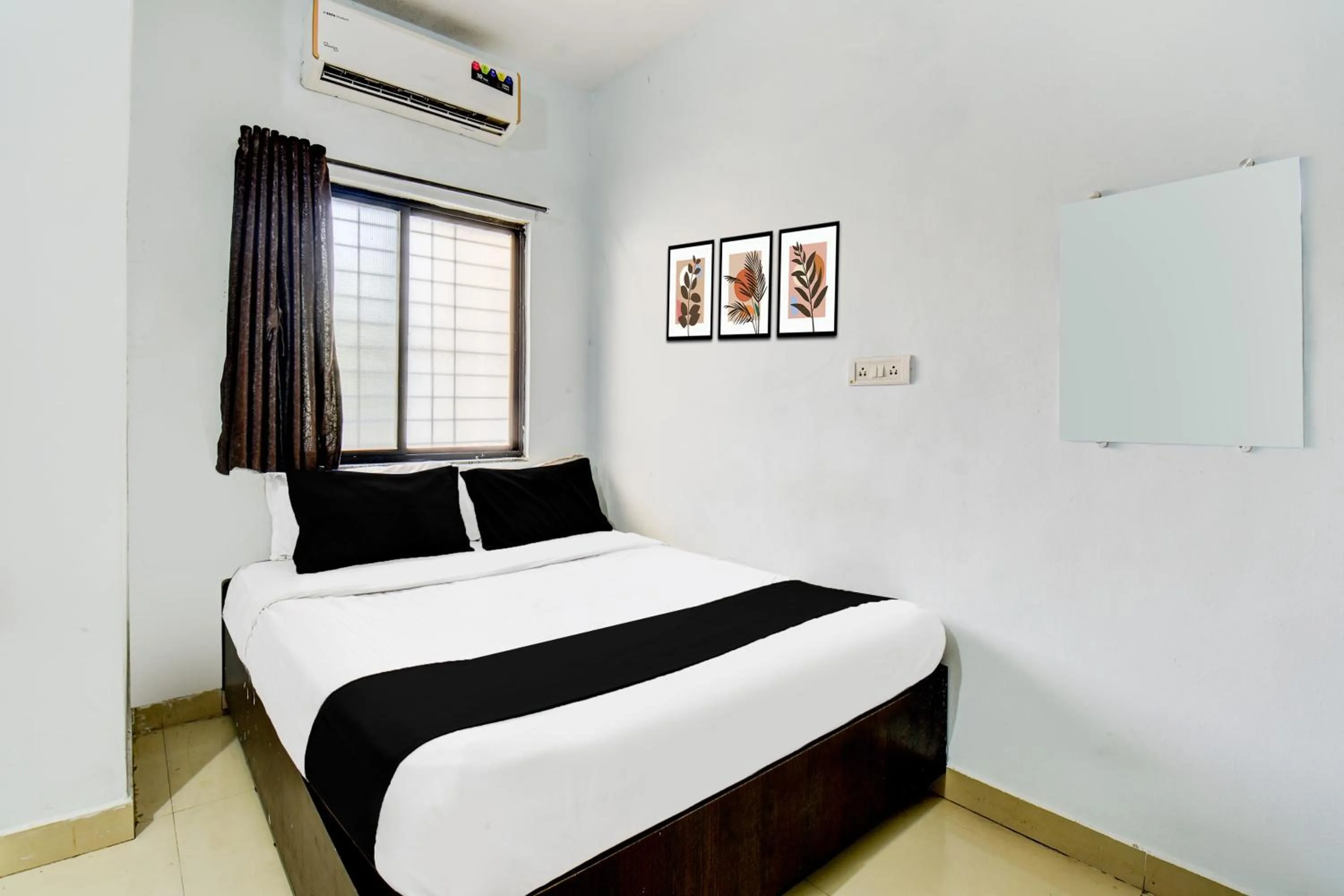 Bedroom, Bed in Hotel O Western Avenue Pune Formerly Happy Stay