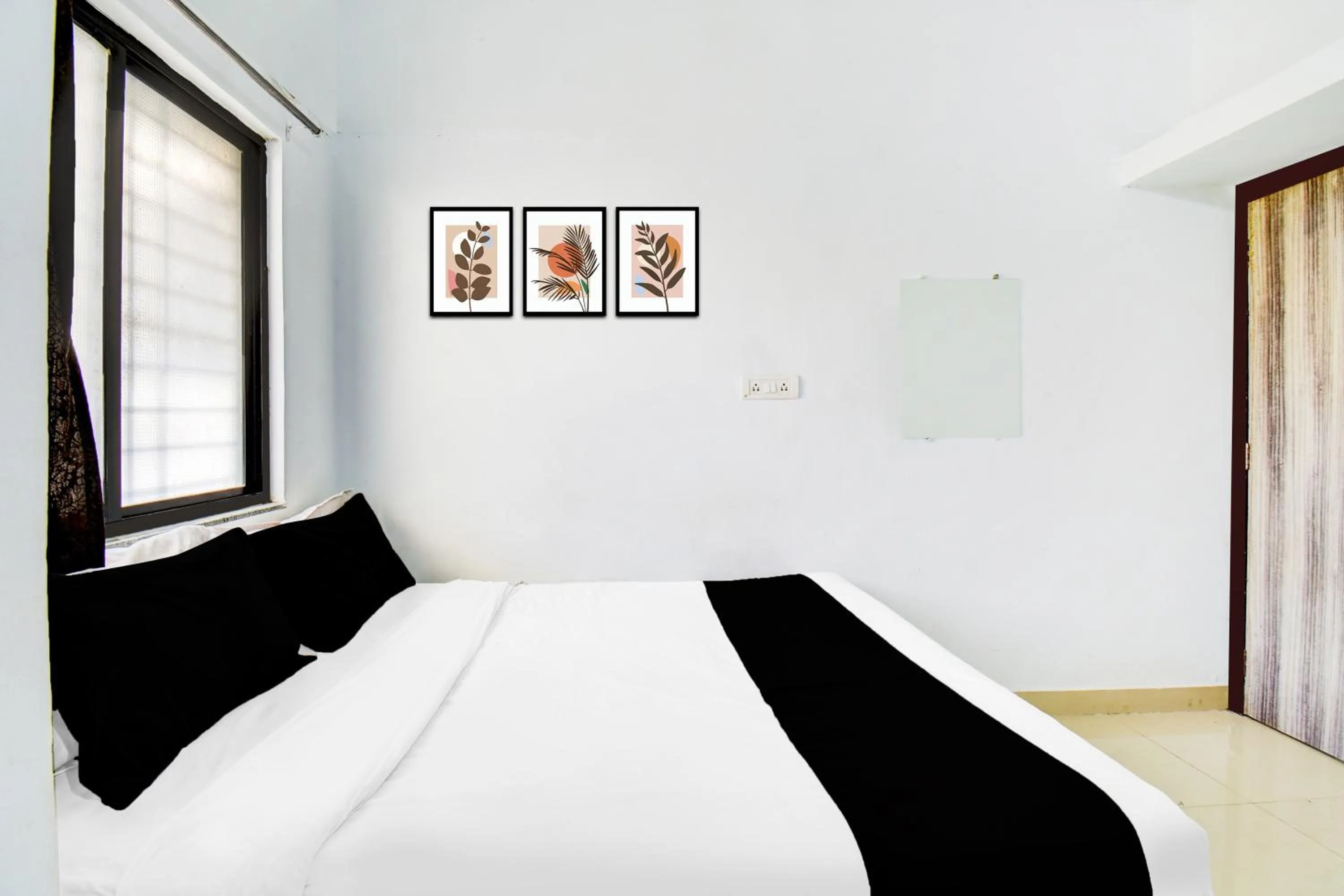 Bedroom, Bed in Hotel O Western Avenue Pune Formerly Happy Stay