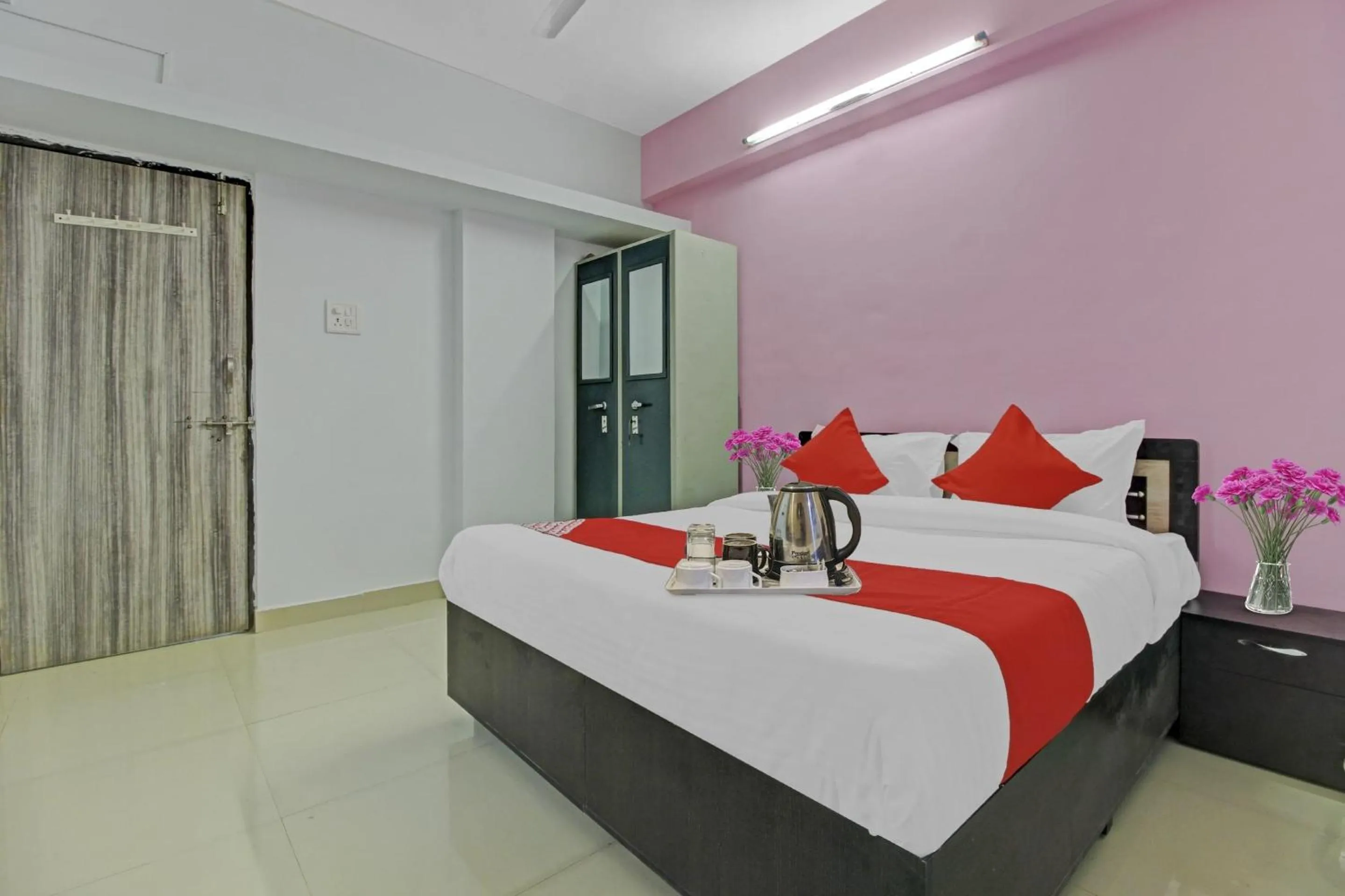 Bedroom, Bed in Hotel O Western Avenue Pune Formerly Happy Stay