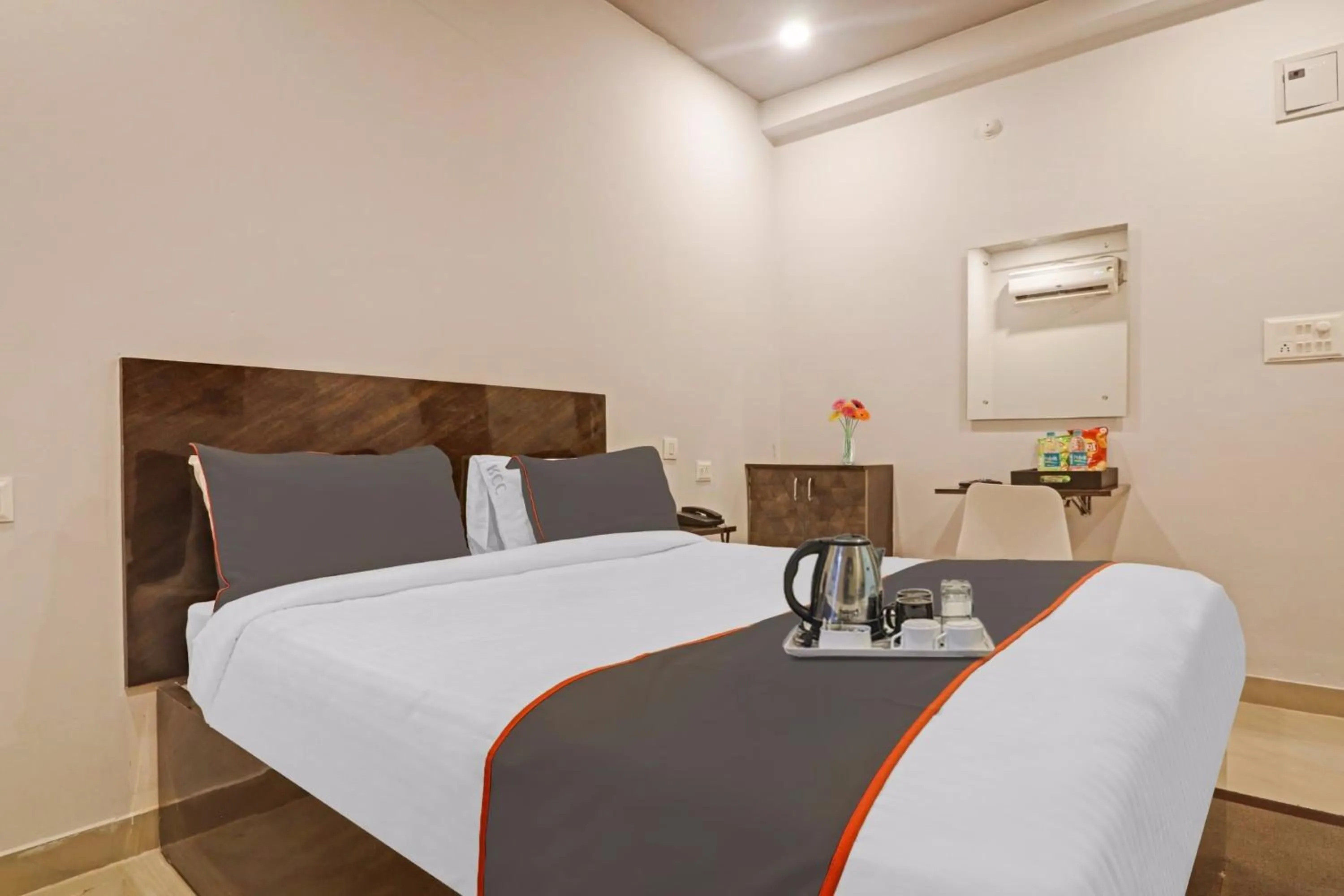 Bedroom, Bed in Super Townhouse RCC Pristine