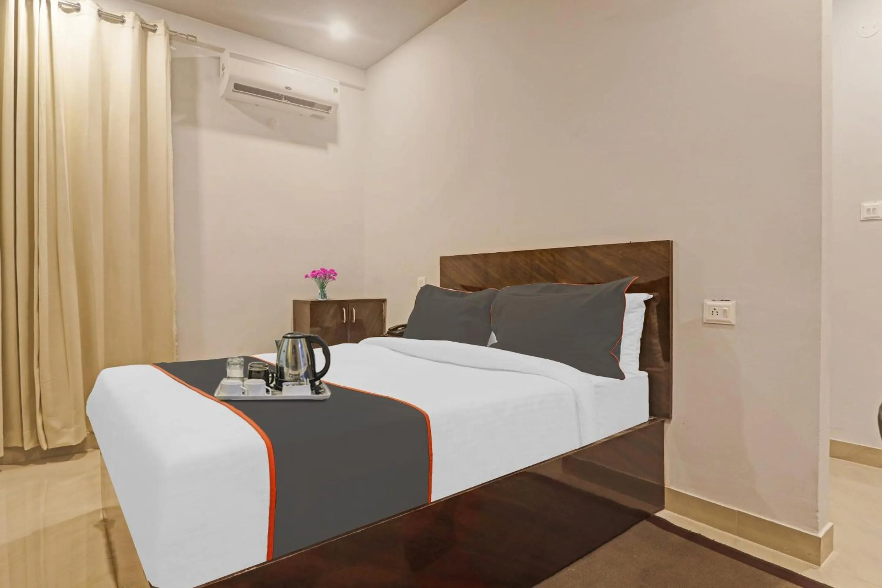 Bedroom, Bed in Super Townhouse RCC Pristine