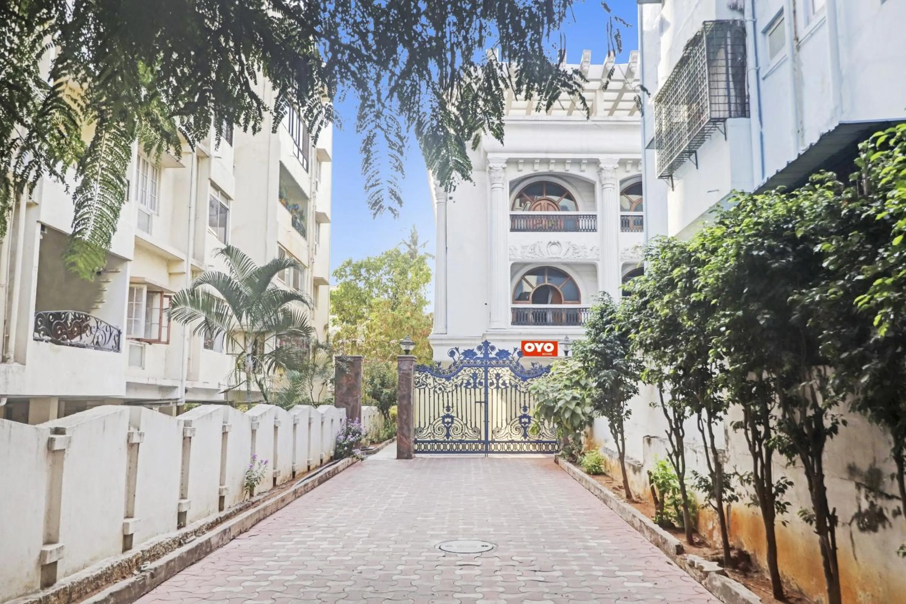 Facade/entrance in Super Hotel O Alpine Glow Crest