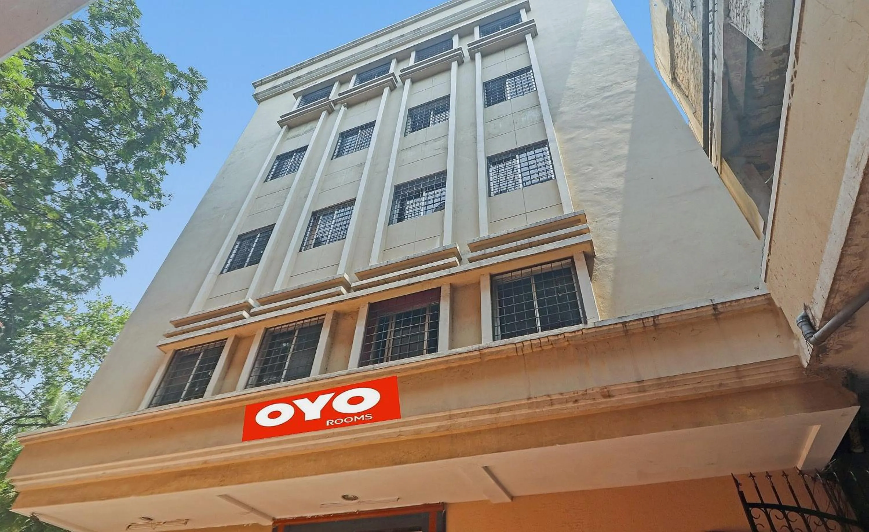 Facade/entrance in Hotel O Padmini Near Lakdikapool Metro Station