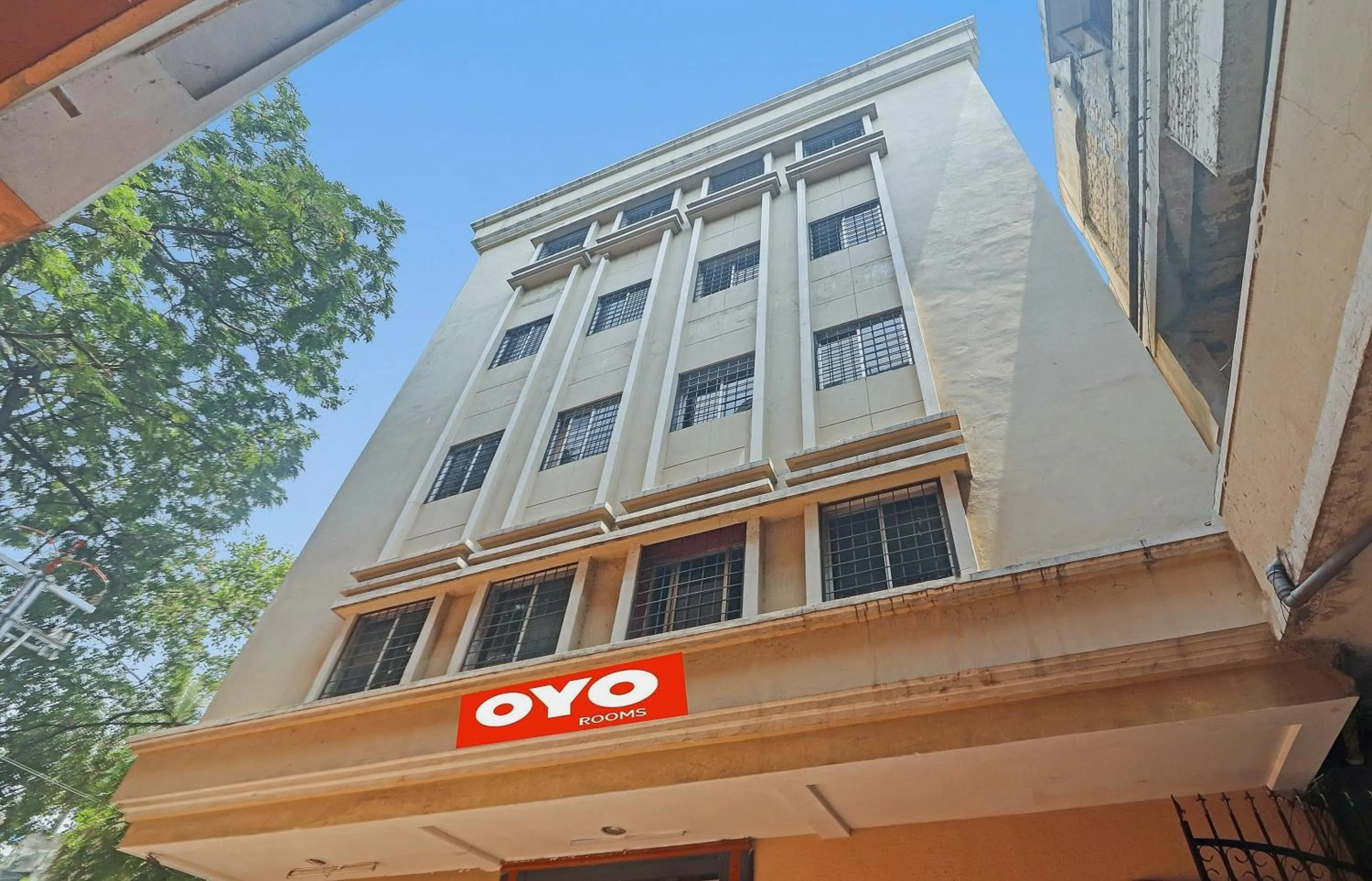 Facade/entrance in Hotel O Padmini Near Lakdikapool Metro Station