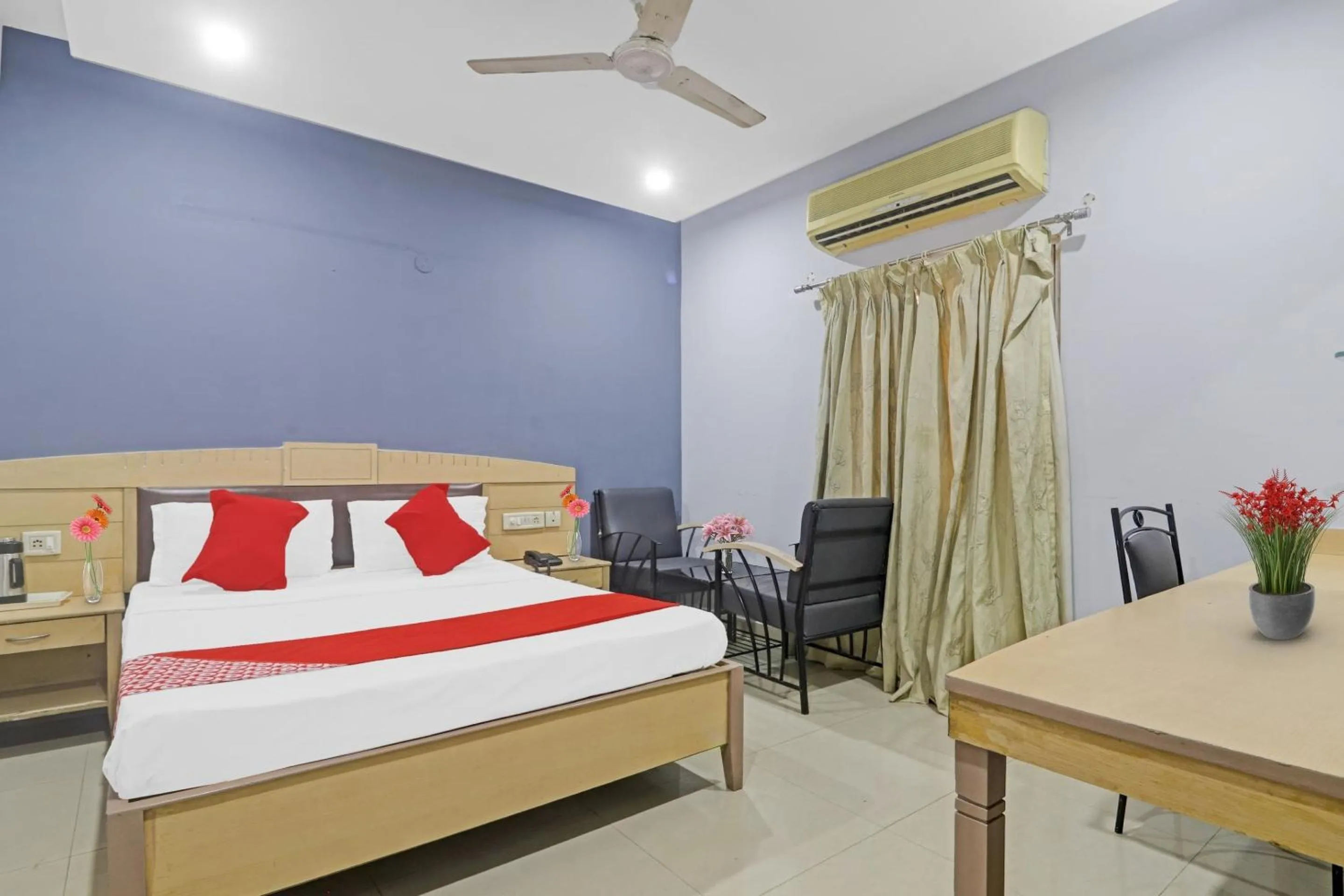 Bedroom, Bed in Hotel O Padmini Near Lakdikapool Metro Station