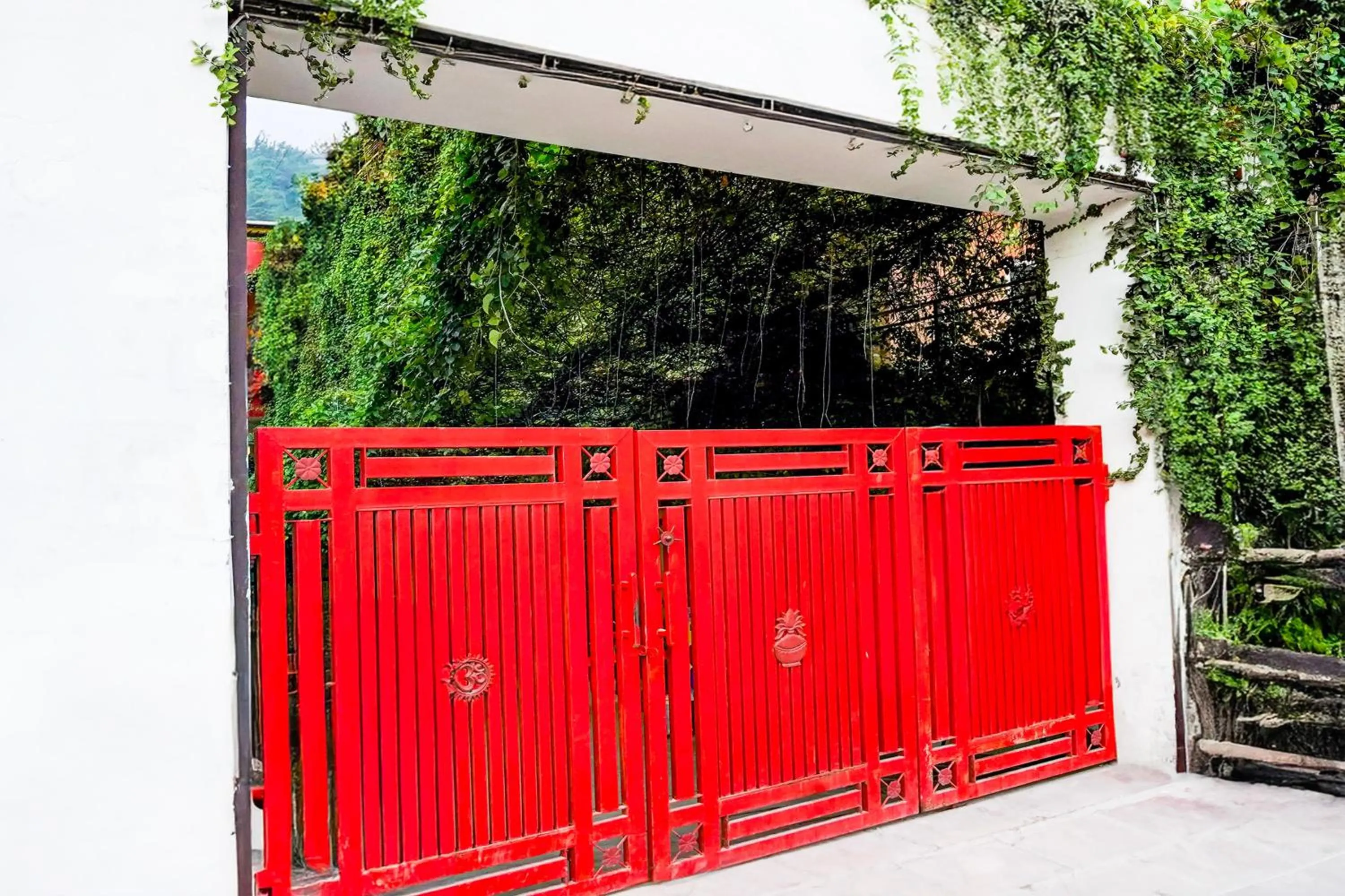 Facade/entrance in Hotel O Balaknath Temple Road Tapovan