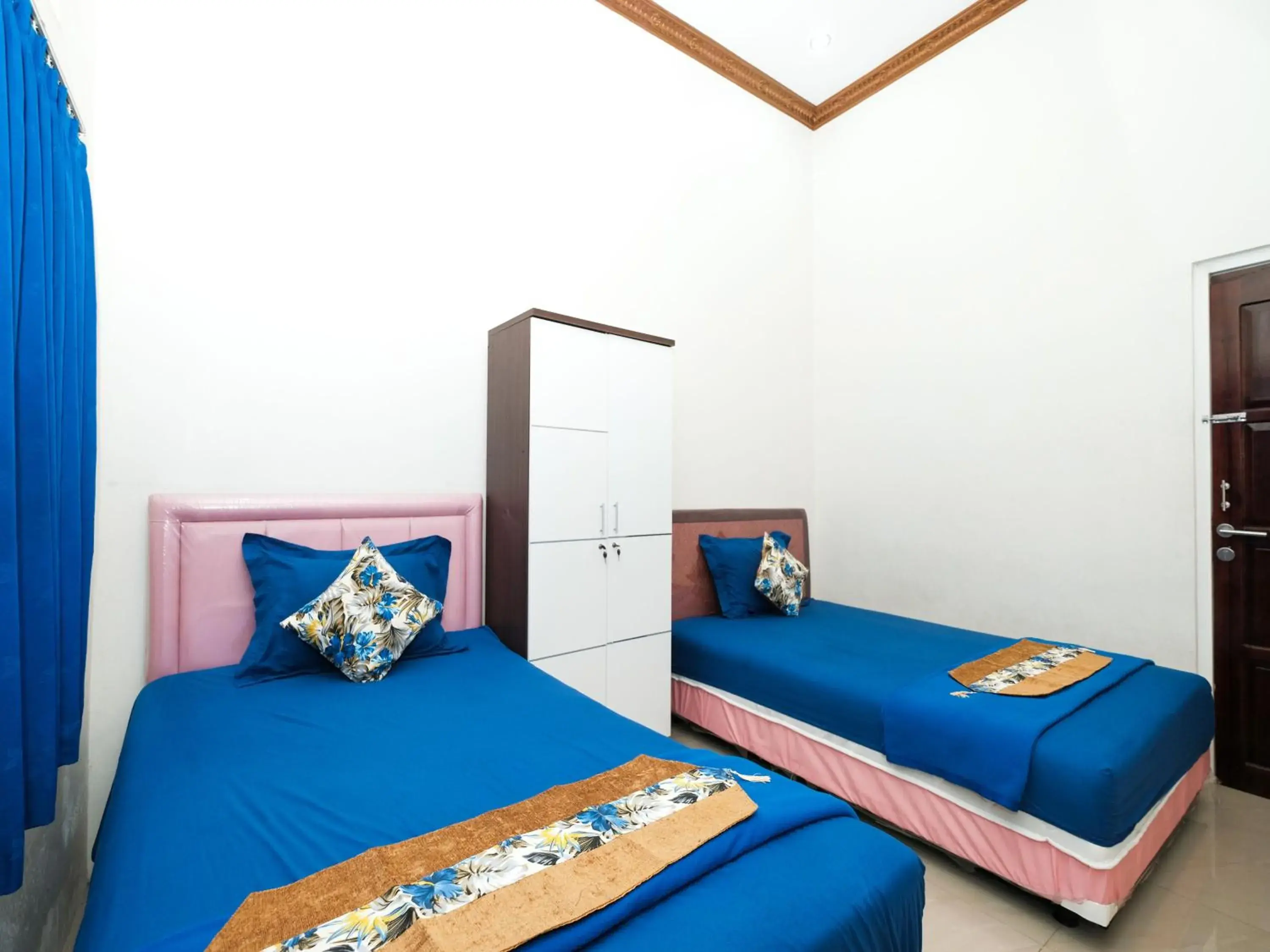 Budget Twin Room in Griya One Family Budget Twin Room in Griya One Family