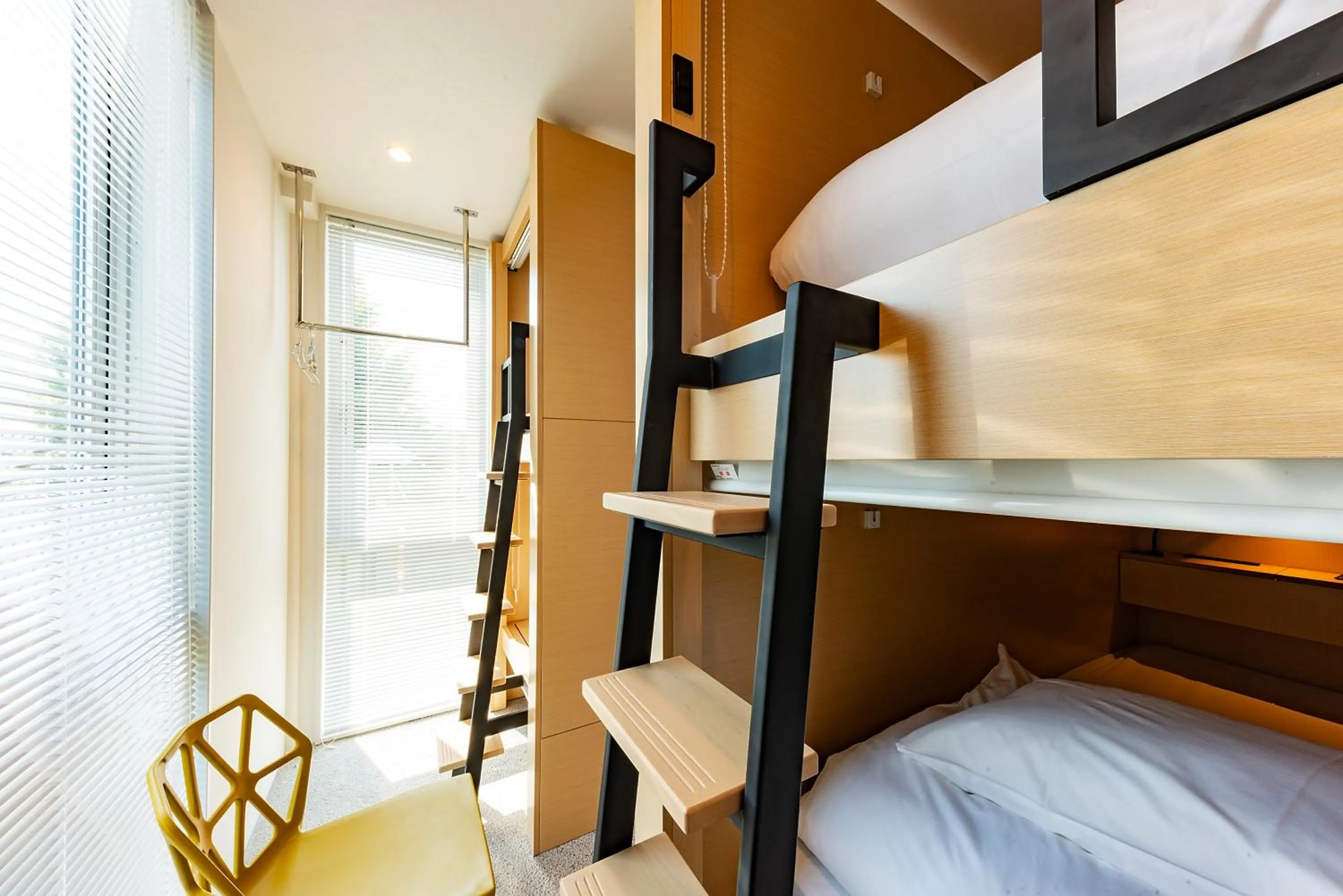 bunk bed, Bed in plat hostel keikyu kamakura wave