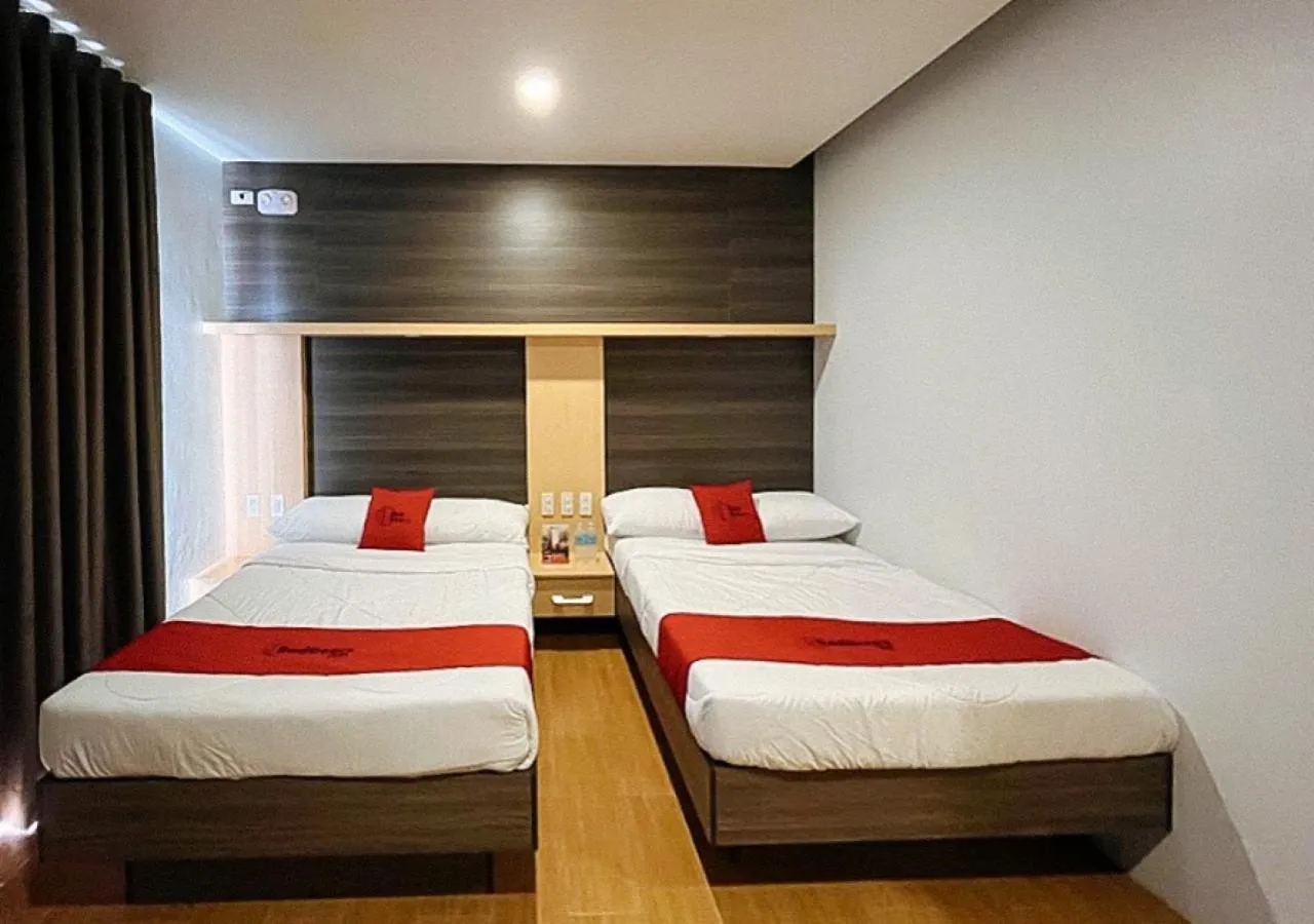 Bed in RedDoorz near Southwestern University