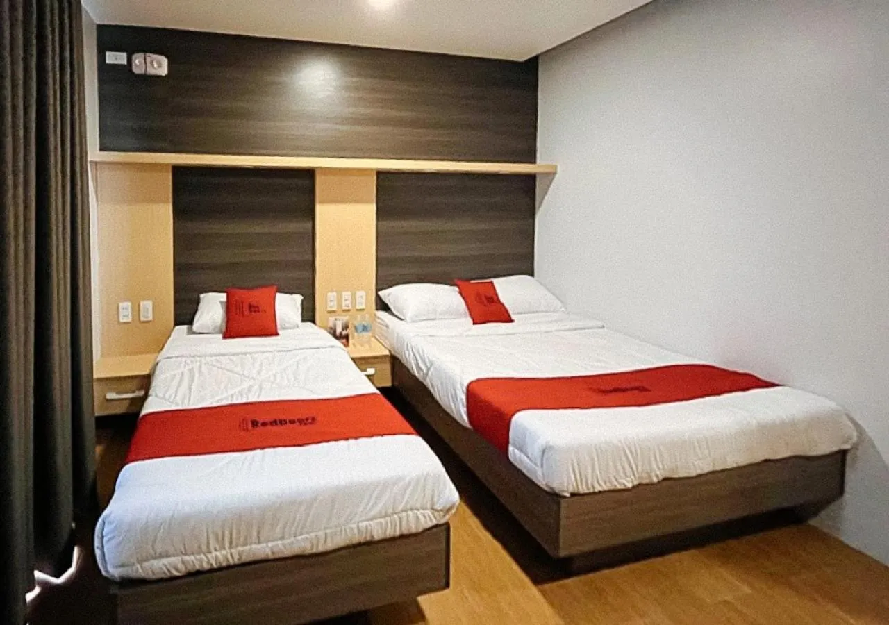 Bed in RedDoorz near Southwestern University