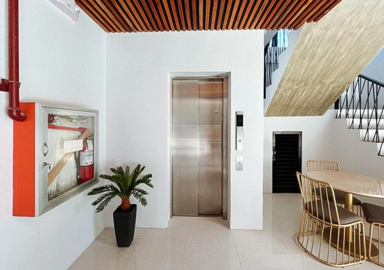 elevator in RedDoorz near Southwestern University