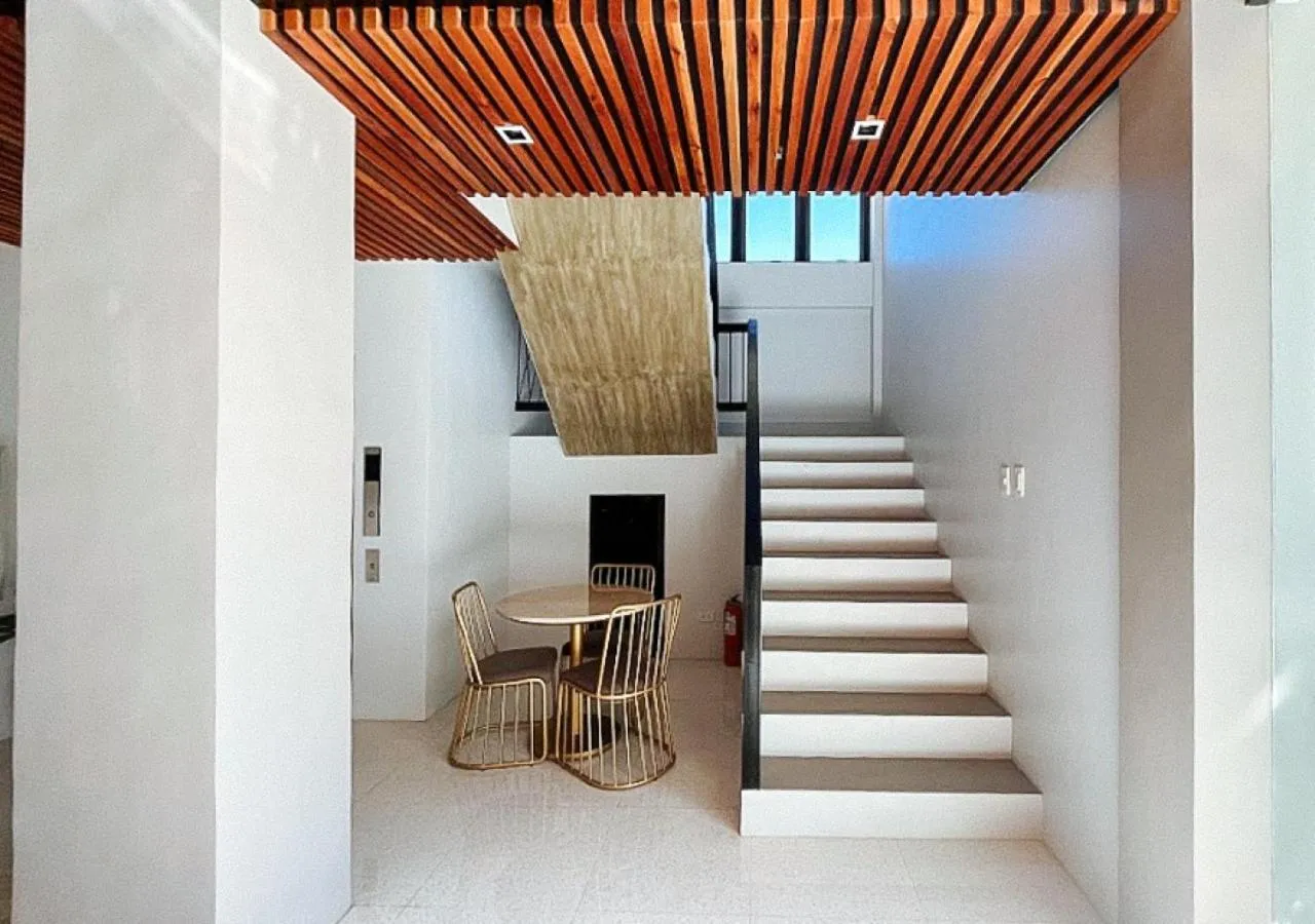 Lobby or reception in RedDoorz near Southwestern University