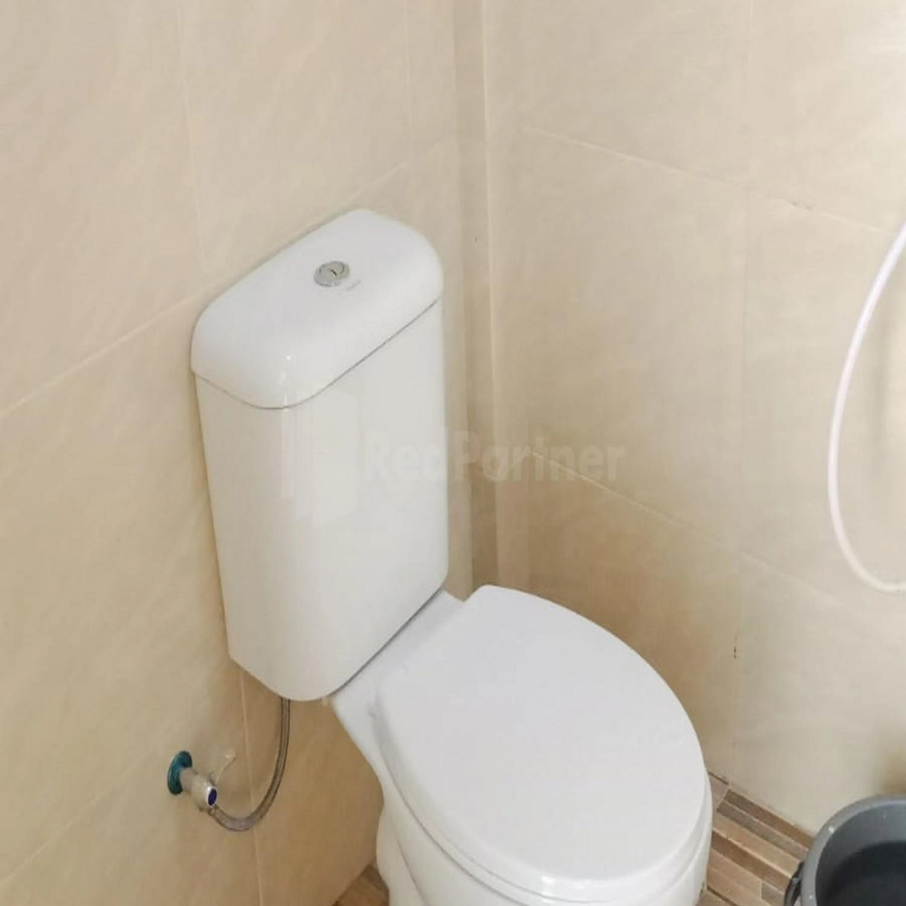 Bathroom in Wisma Pinggir Mitra RedDoorz