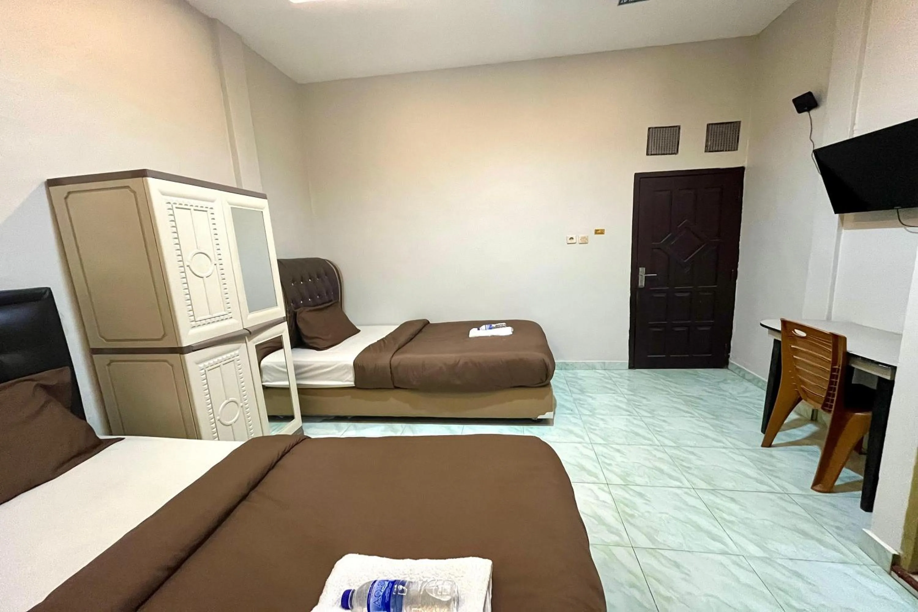 Bedroom, Bed in Gratia Guesthouse Syari'ah