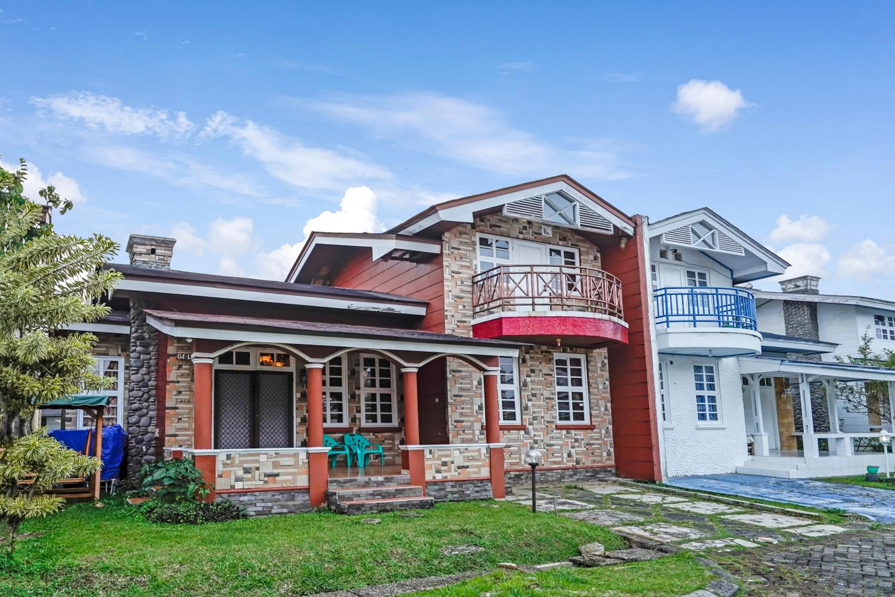 Property building in SPOT ON 91107 Villa Galaxy Resort