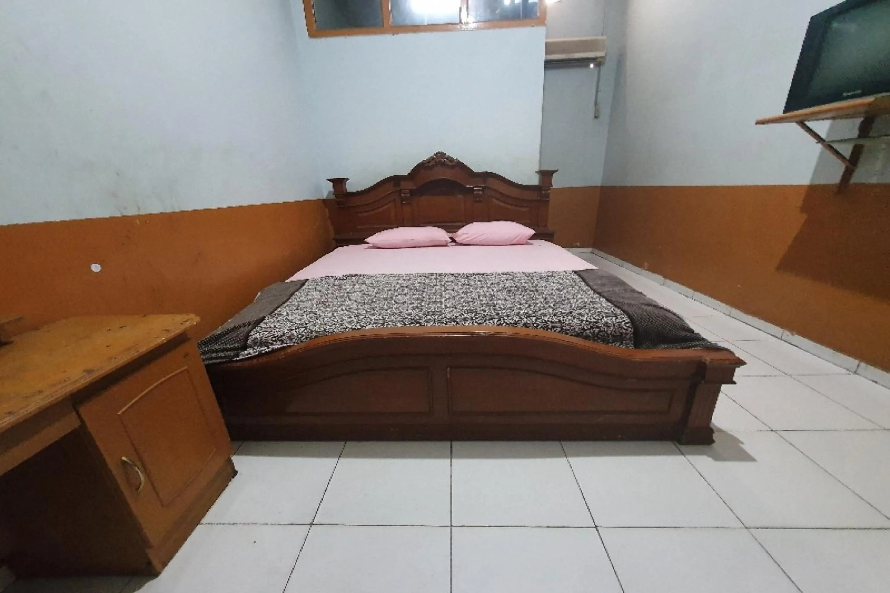 Bedroom in Hotel O Atika