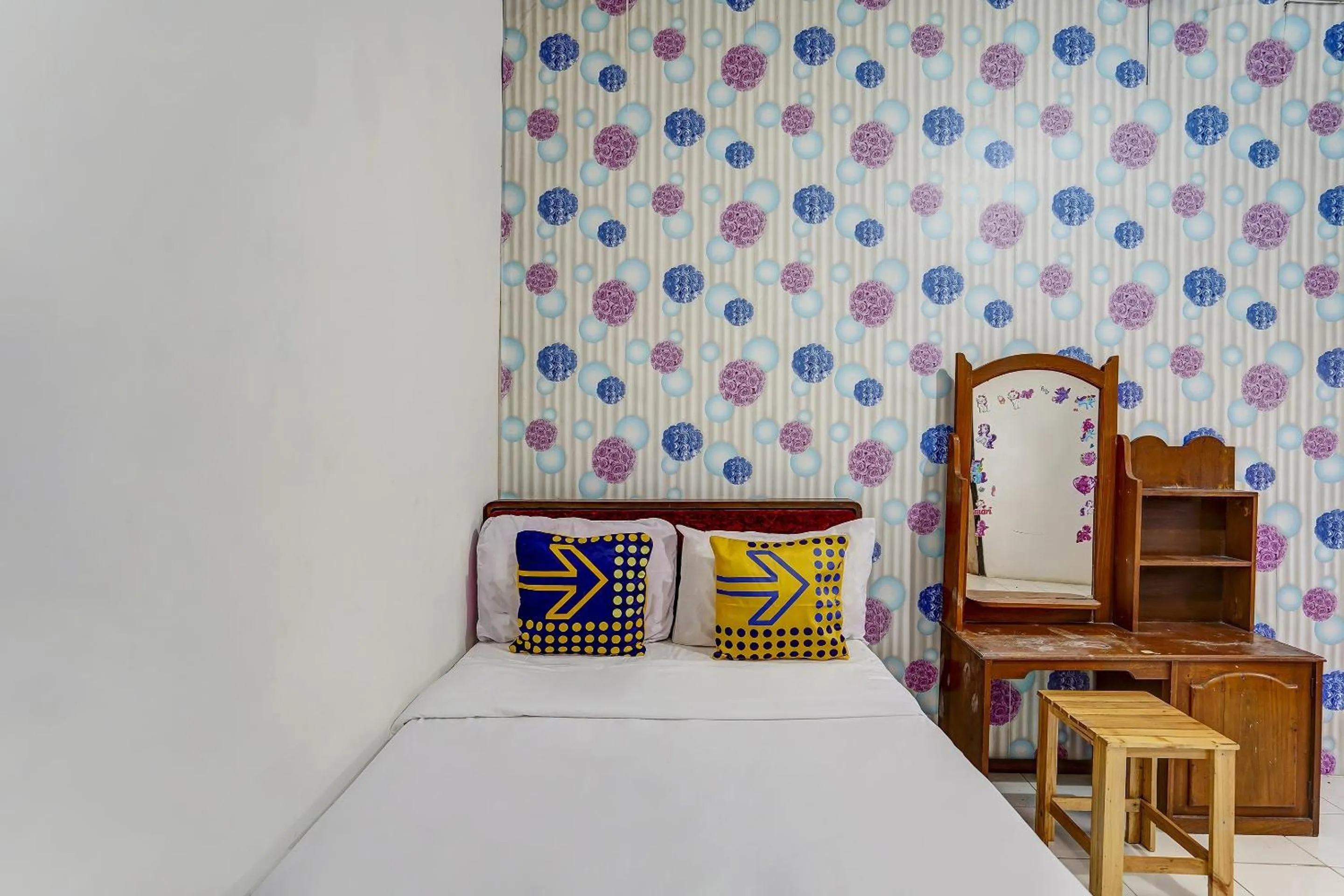 Bedroom in Hotel O Syariah Desa Wisata Lembah Gunung Tumpeng