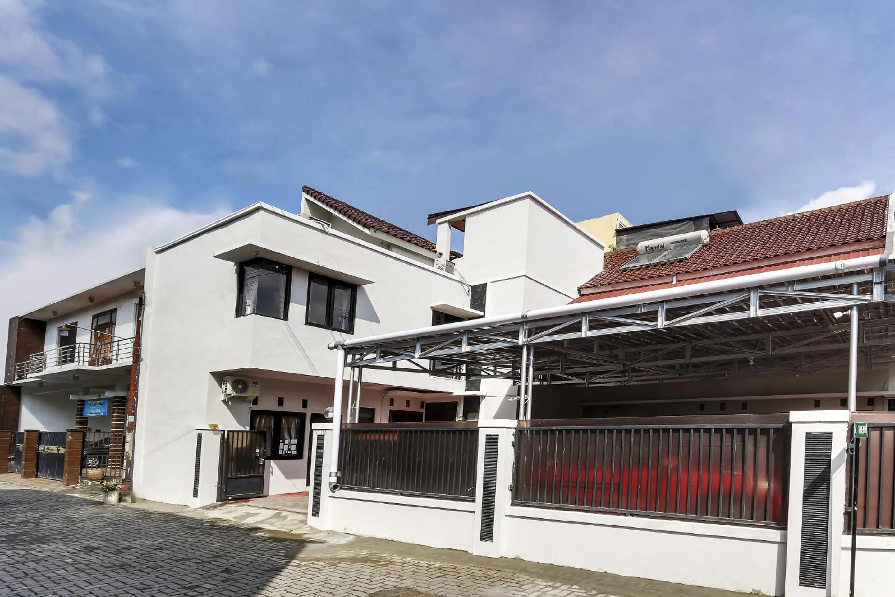 Facade/entrance in Hotel O Nathania Exclusive