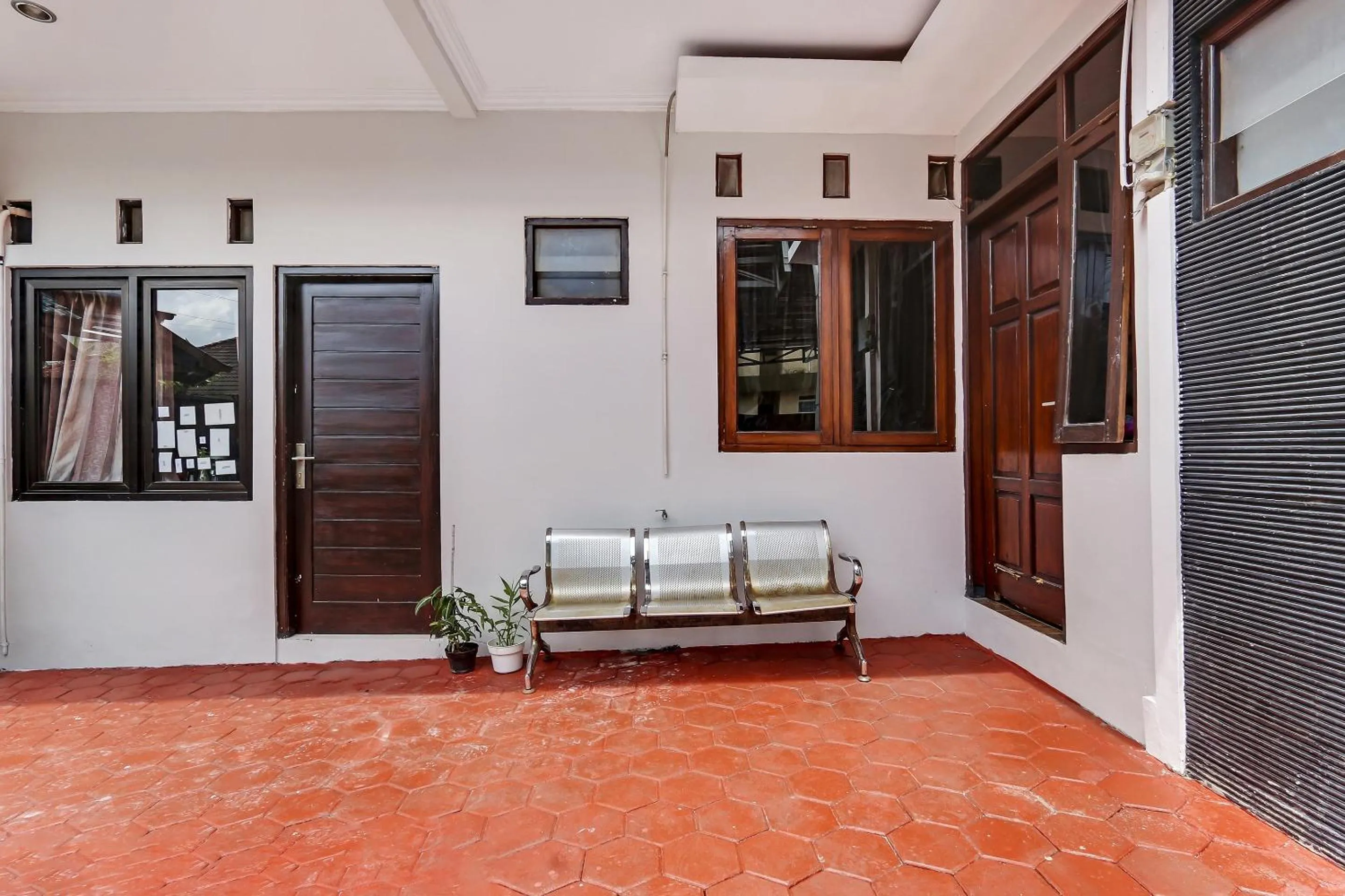 Lobby or reception in Hotel O Nathania Exclusive