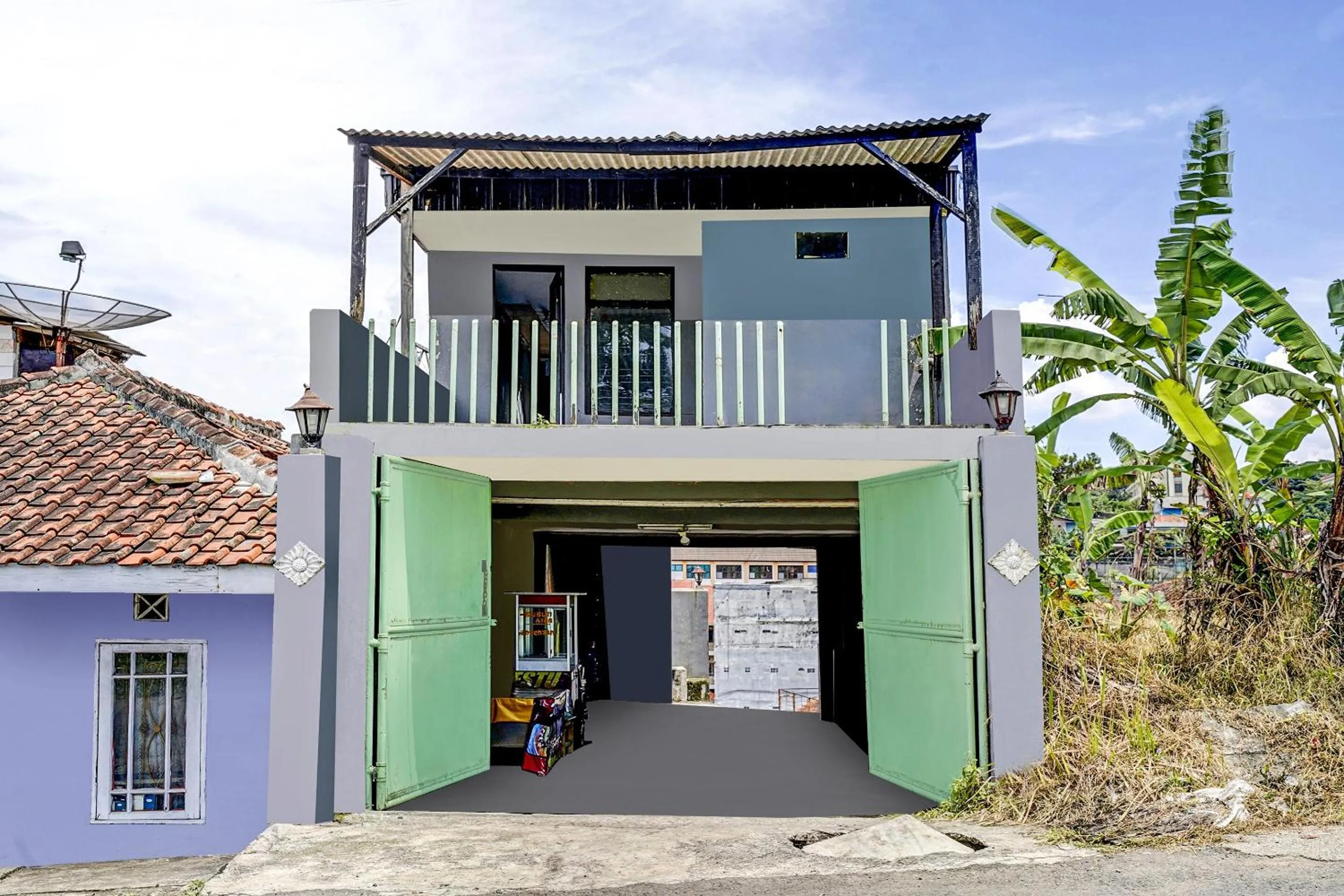 Facade/entrance in OYO Life 91116 Pelangi Residence Syariah