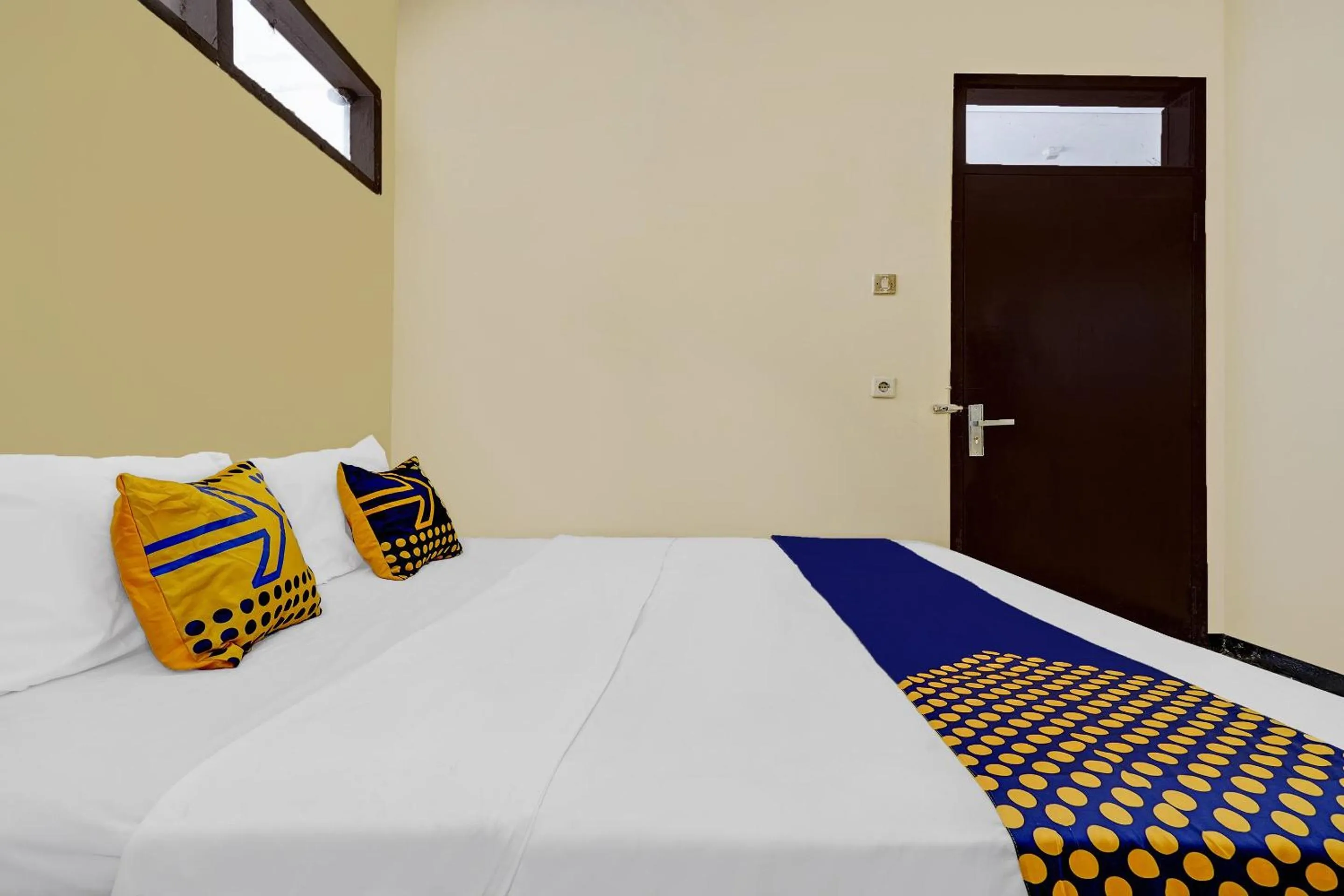 Bedroom, Bed in OYO Life 91116 Pelangi Residence Syariah