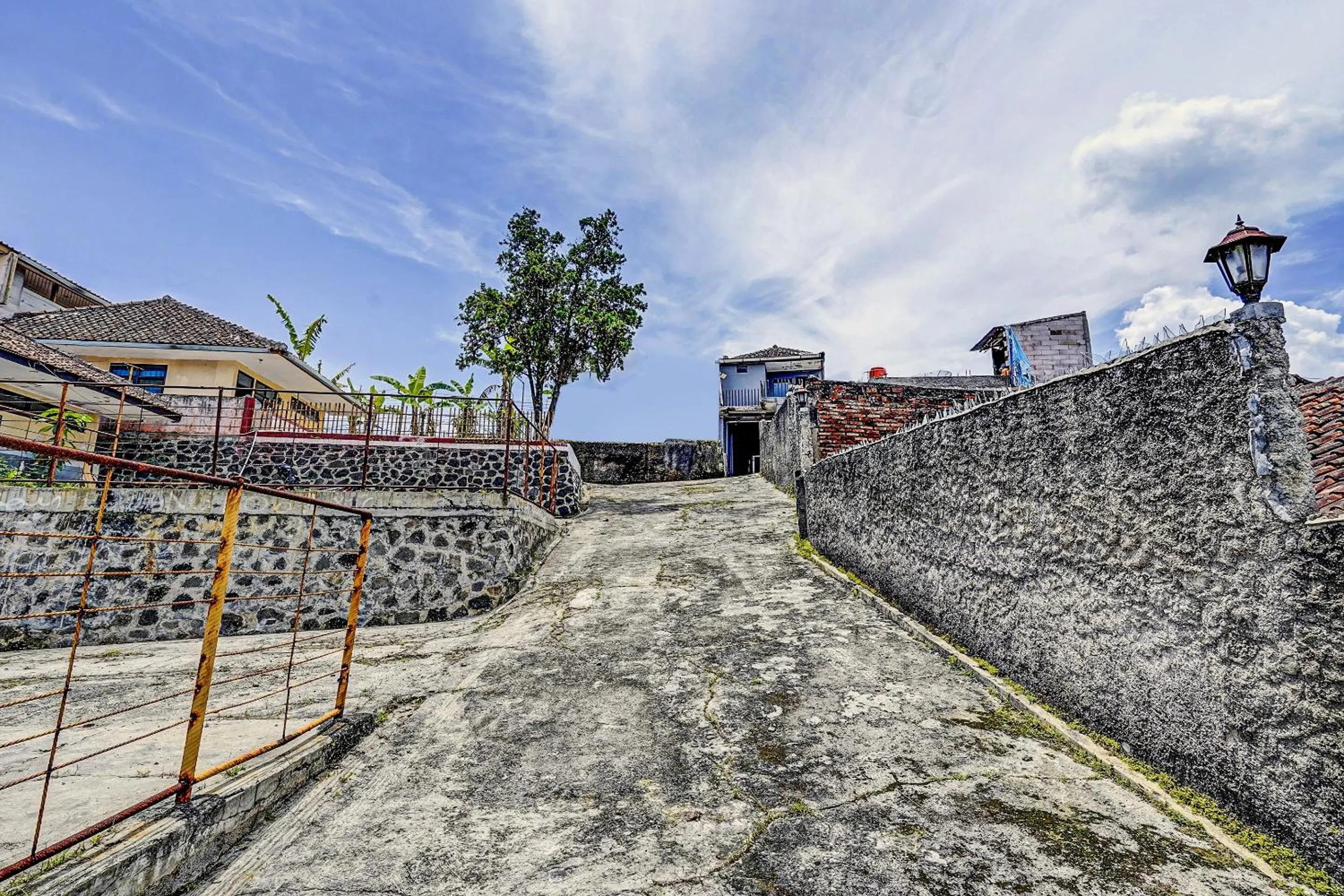 Facade/entrance in OYO Life 91116 Pelangi Residence Syariah