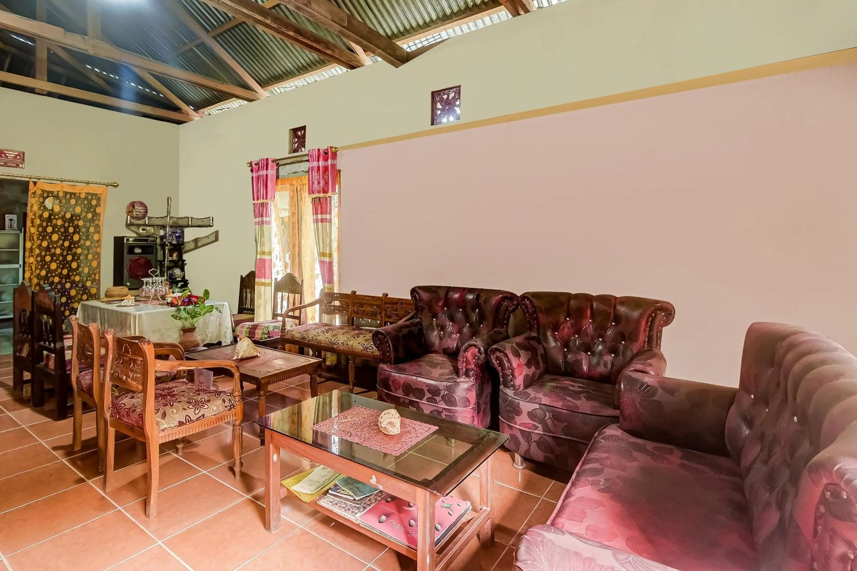 Lobby or reception in OYO Homes 91118 Homesstay Desa Wisata Budo Near Desa Wisata Budo