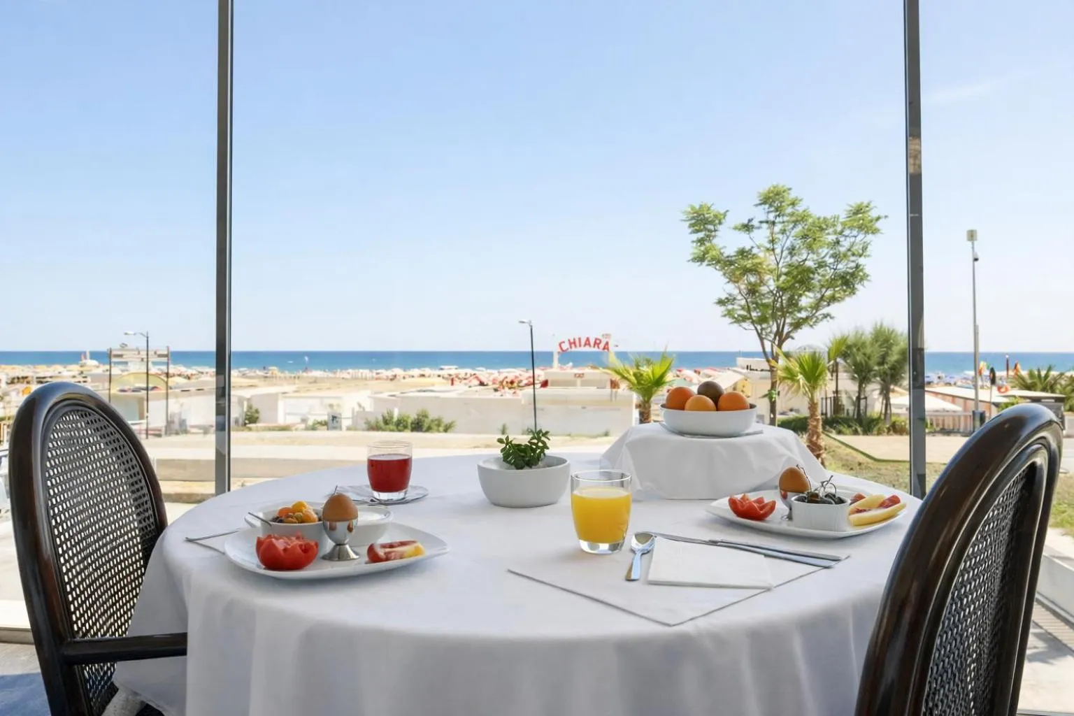 Restaurant/places to eat in Hotel Regina Fronte Mare