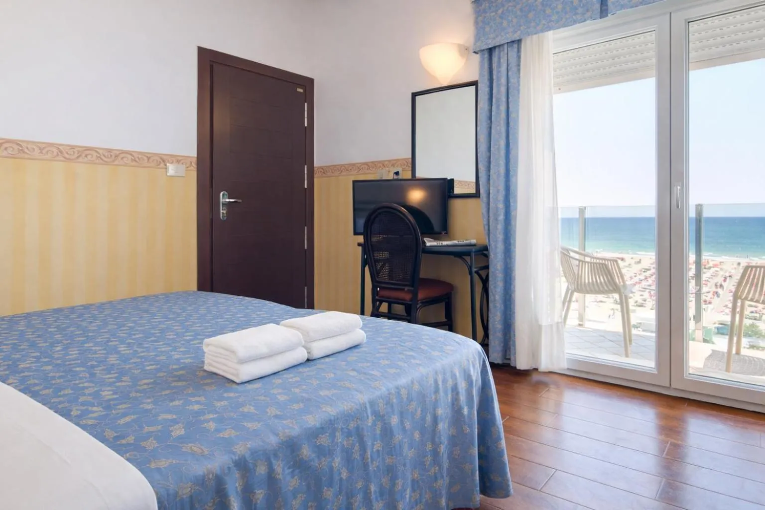 Bed in Hotel Regina Fronte Mare