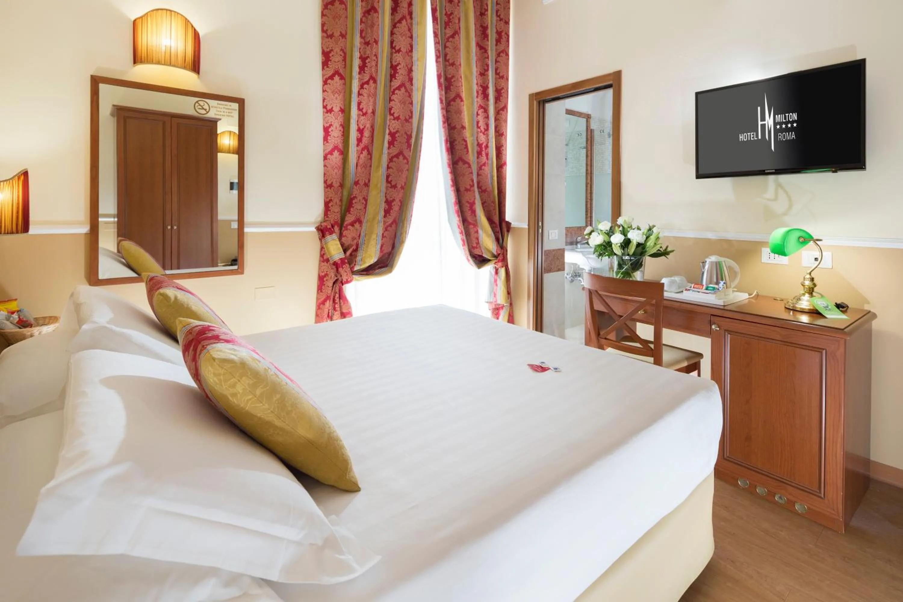 Bed in Hotel Milton Roma