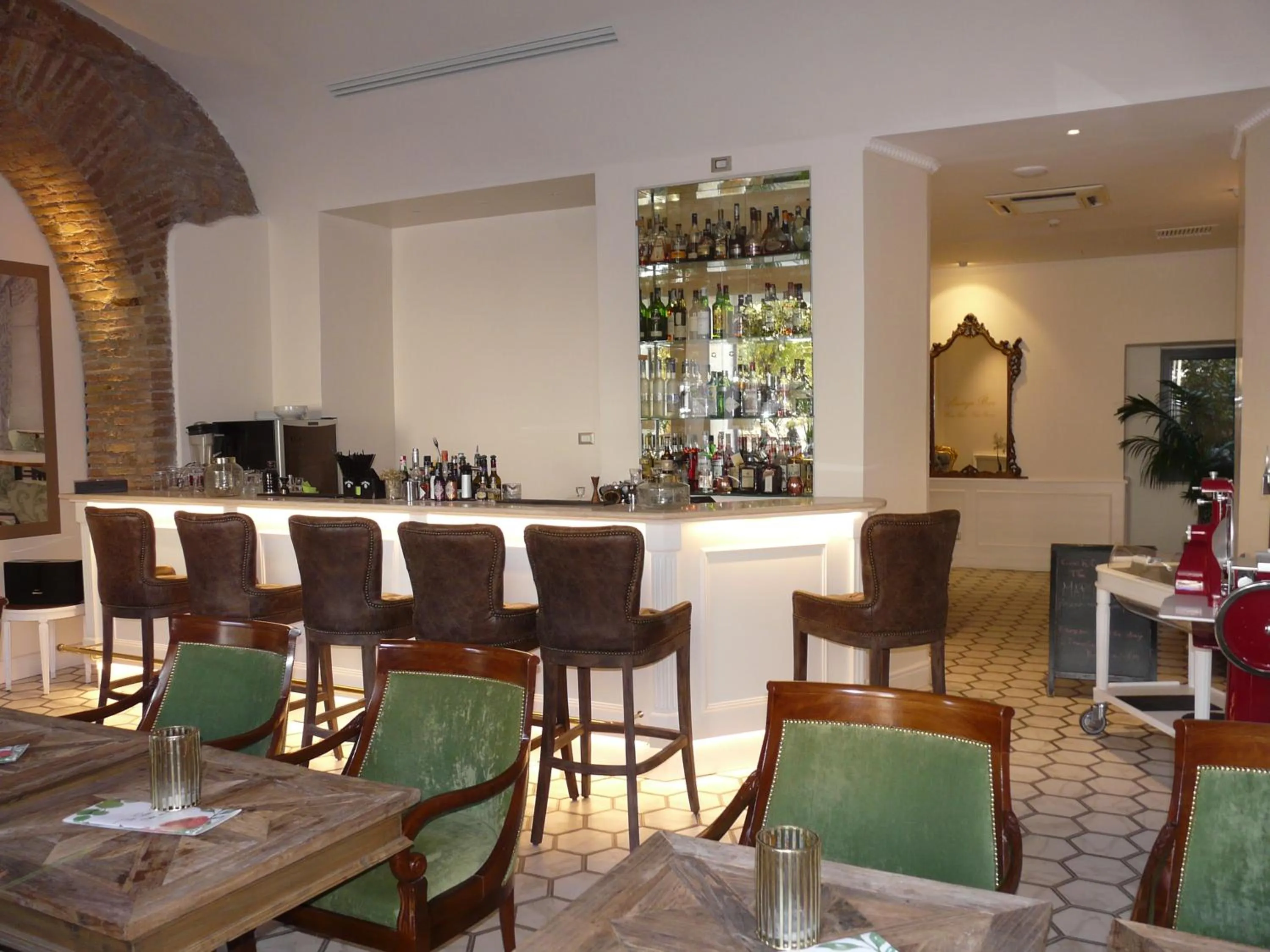 Restaurant/places to eat in Hotel Milton Roma