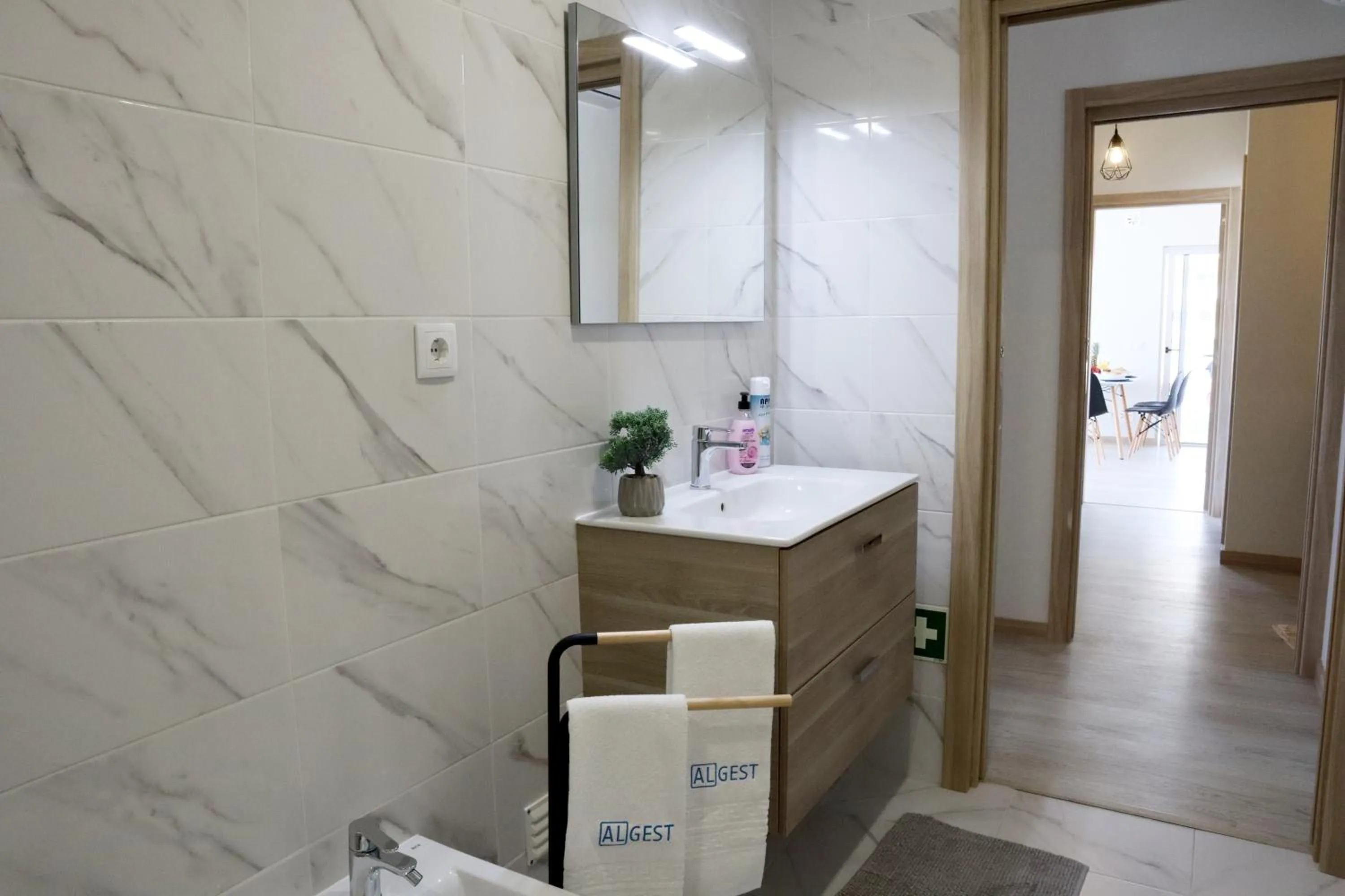 Shower in All Premium by ALgest