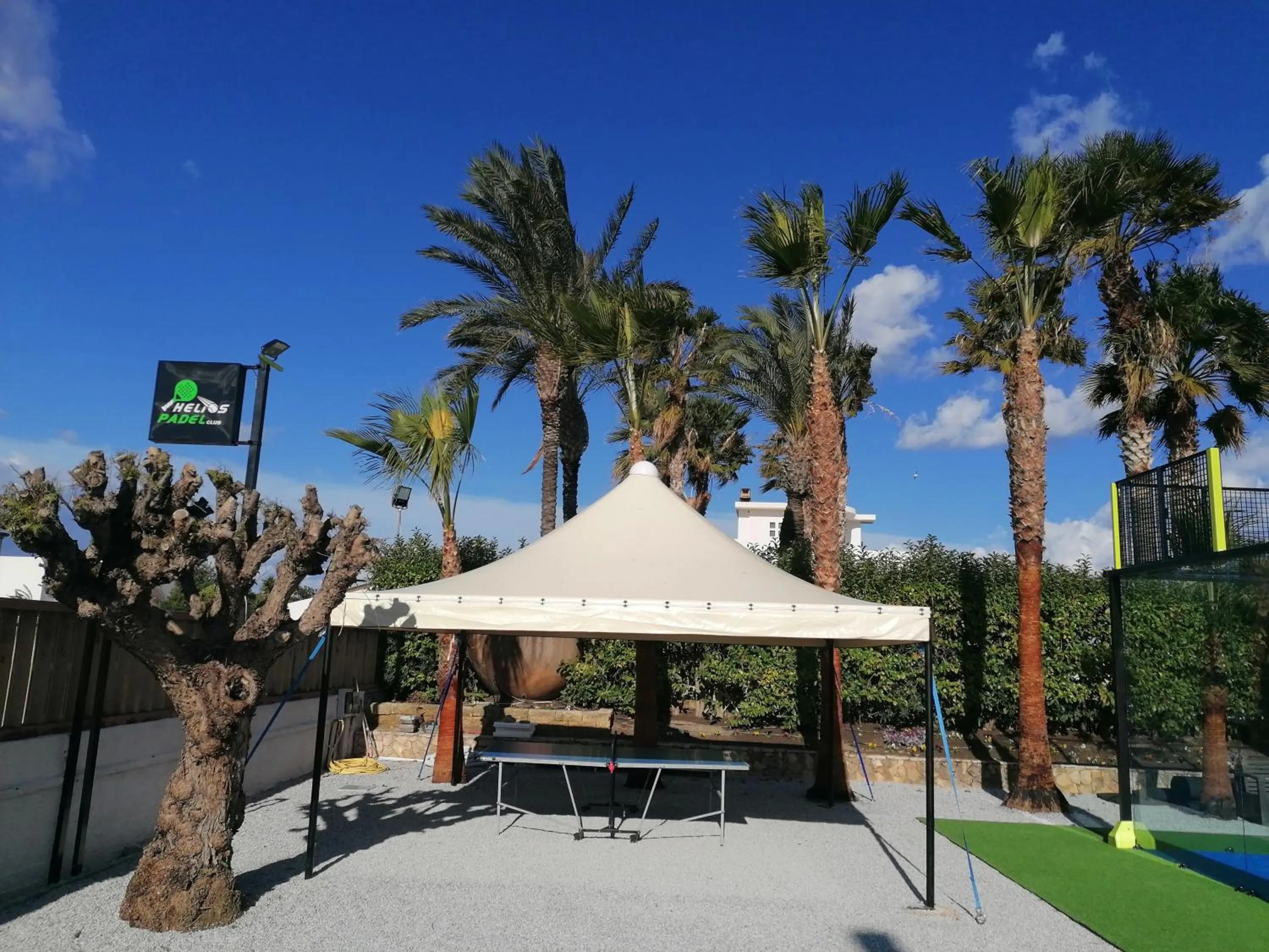 Tennis court in Hotel Il Gabbiano Beach