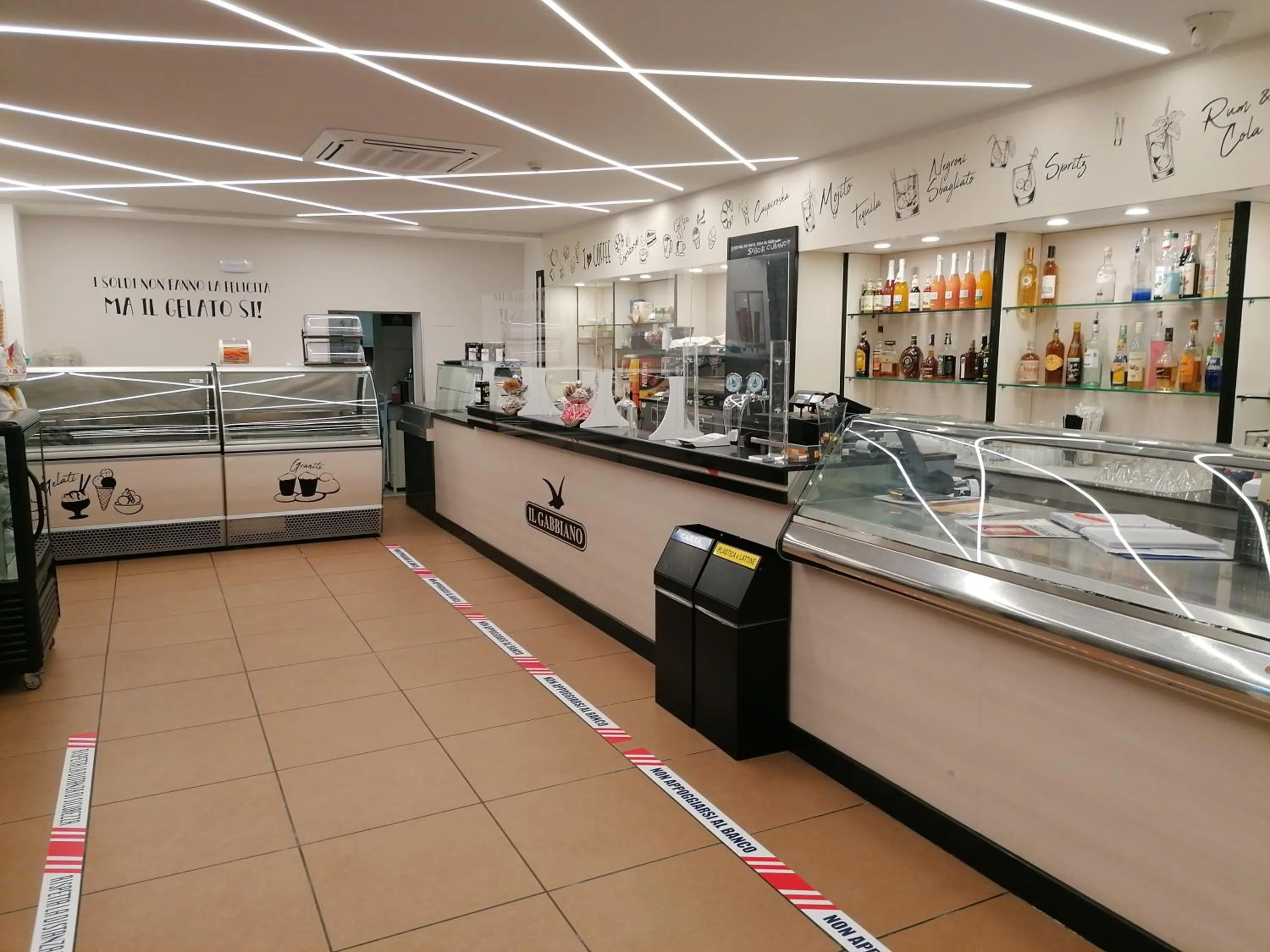 Food and drinks in Hotel Il Gabbiano Beach