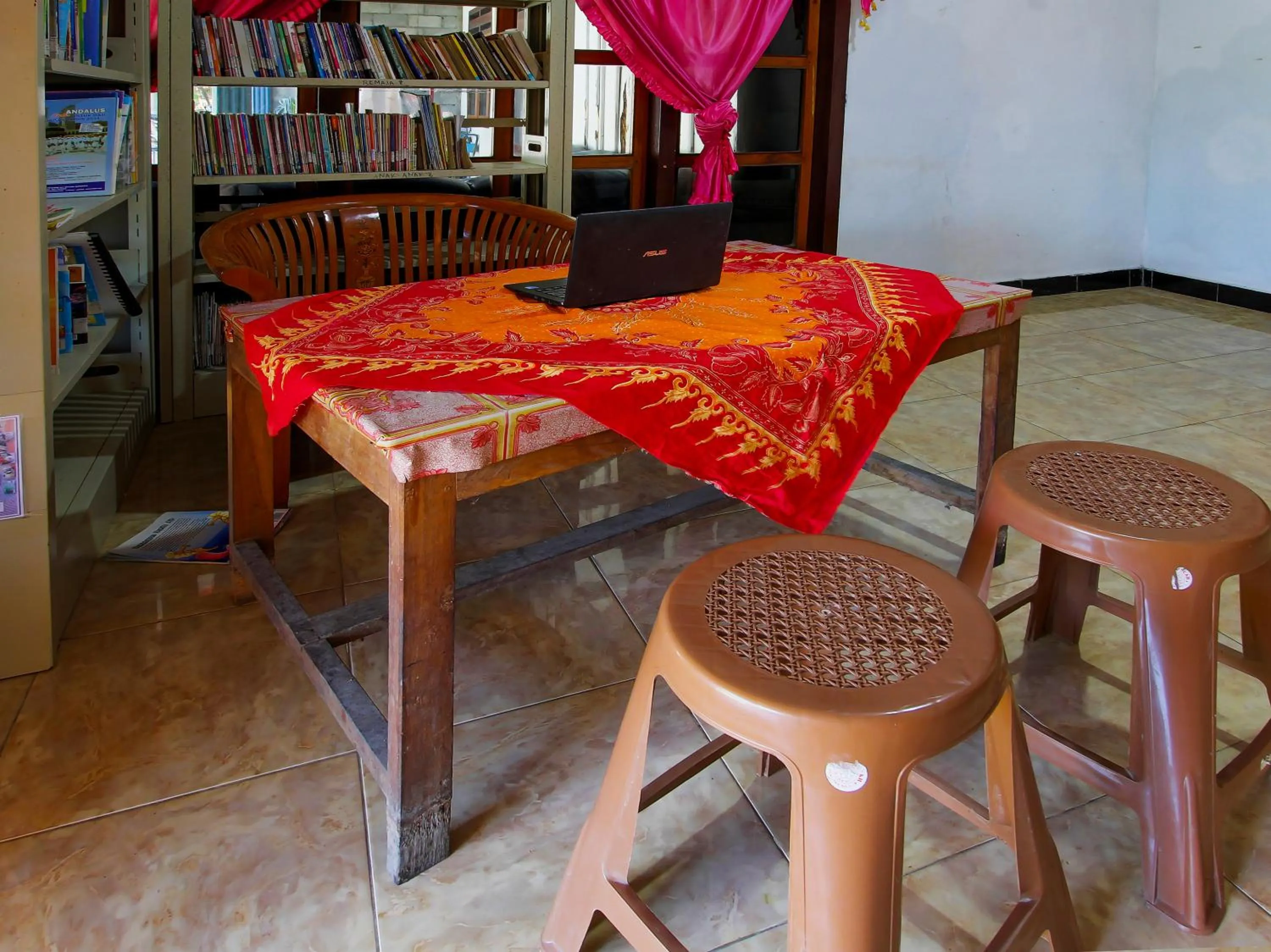 Lobby or reception in Hotel O Desa Wisata Tebing Lingga