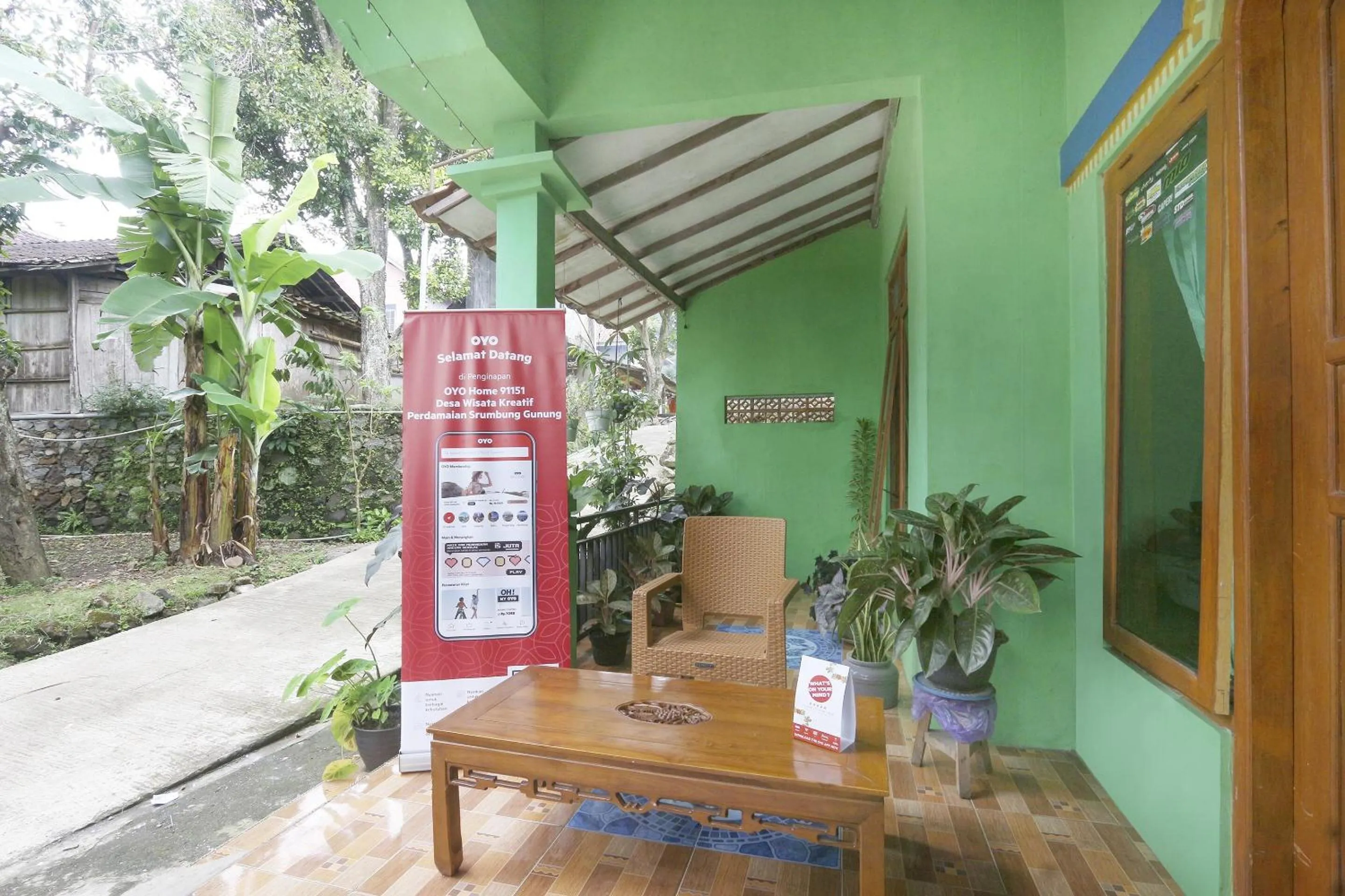 Lobby or reception in OYO Homes 91151 Desa Wisata Kreatif Perdamaian Srumbung Gunung