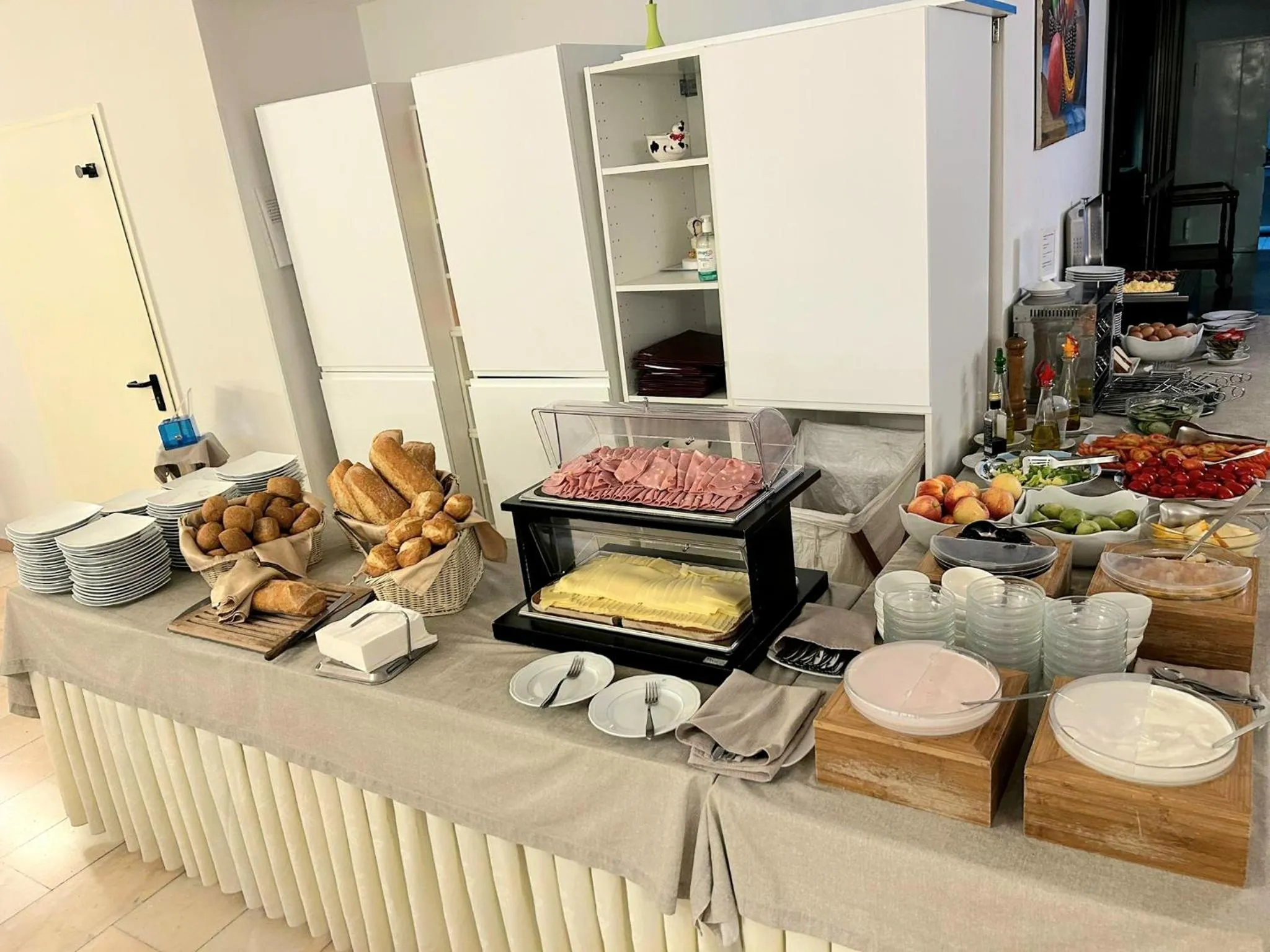 Buffet breakfast in Hotel Albatros