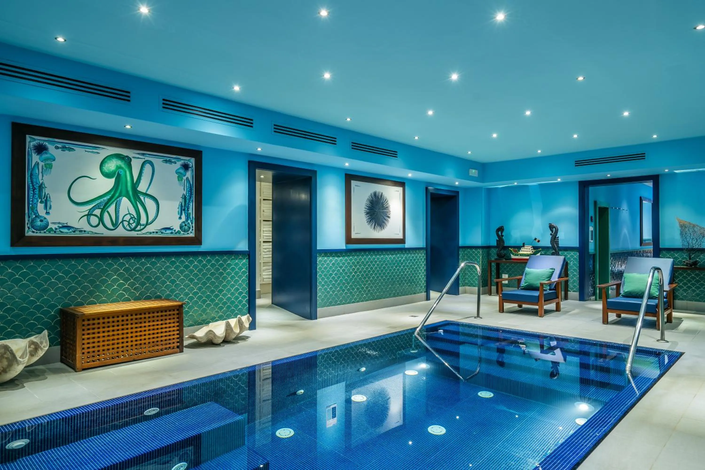 Swimming pool in Capo la Gala Hotel&Wellness