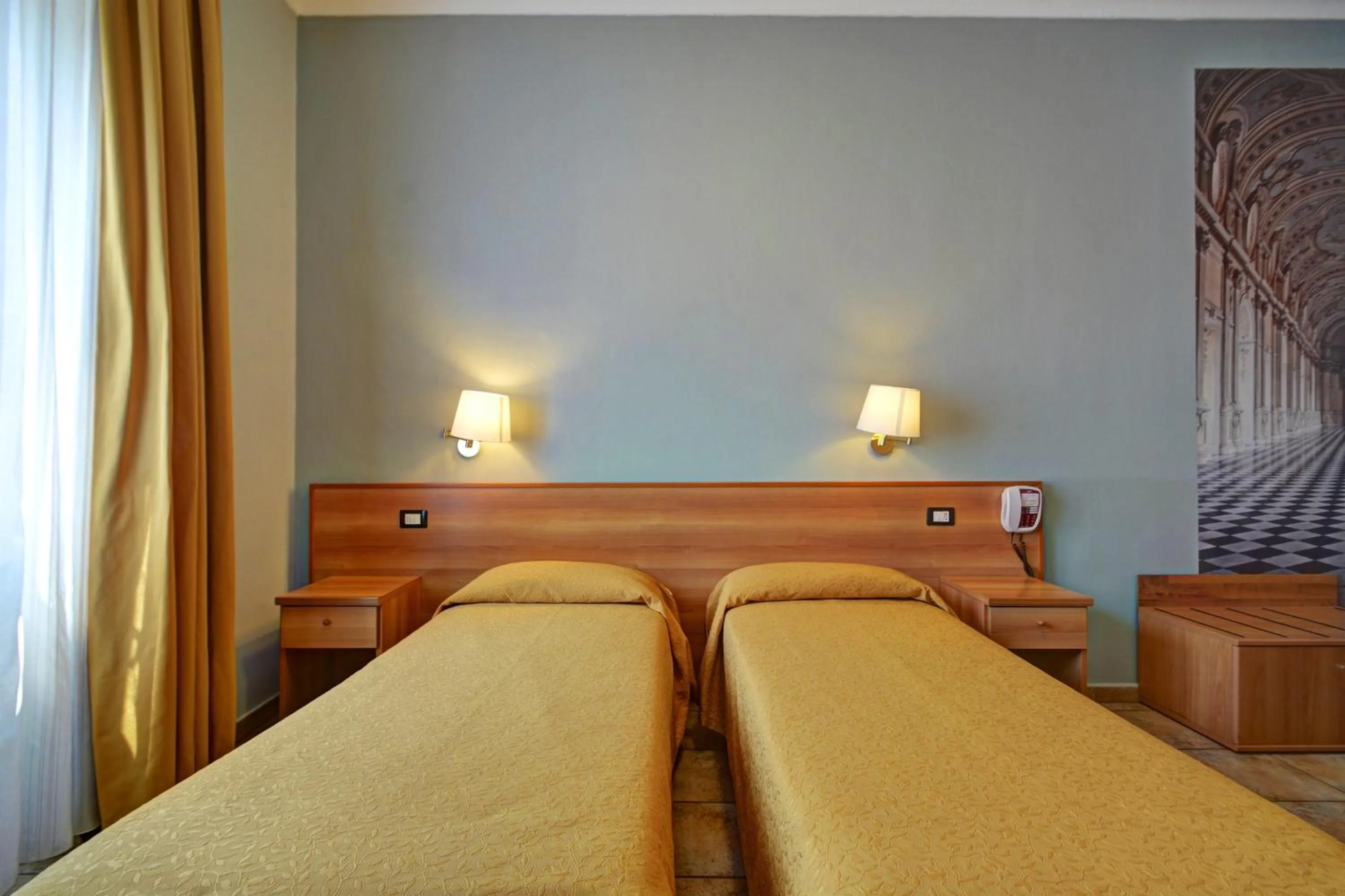 Bedroom, Bed in Astor Hotel