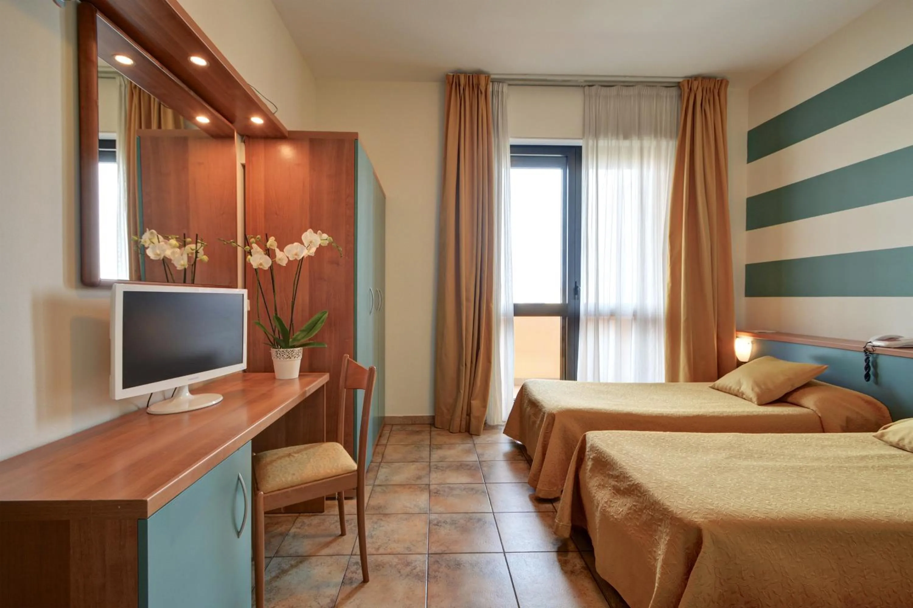 TV and multimedia, Bed in Astor Hotel