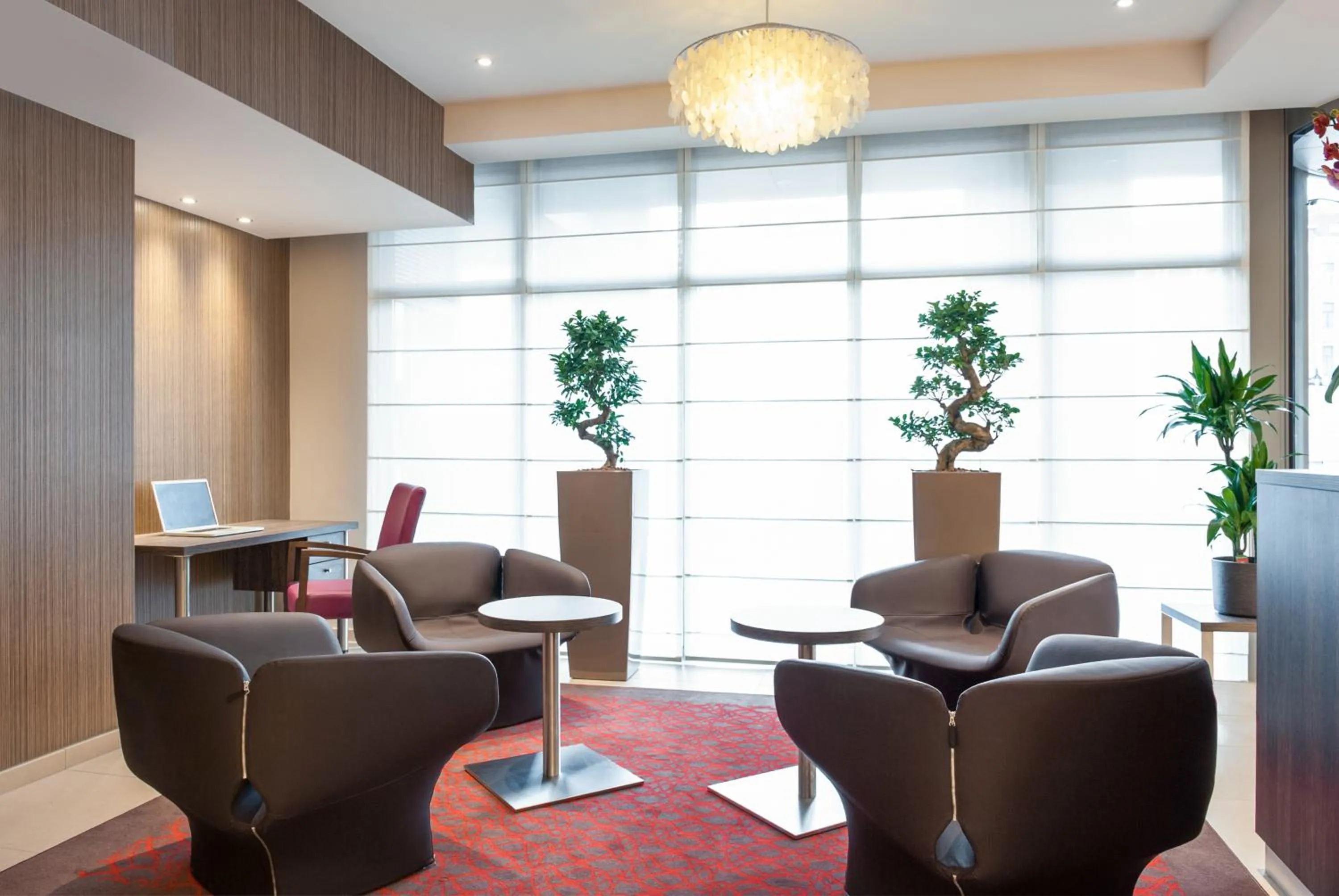 Lounge or bar in Mercure Hotel Brussels Centre Midi