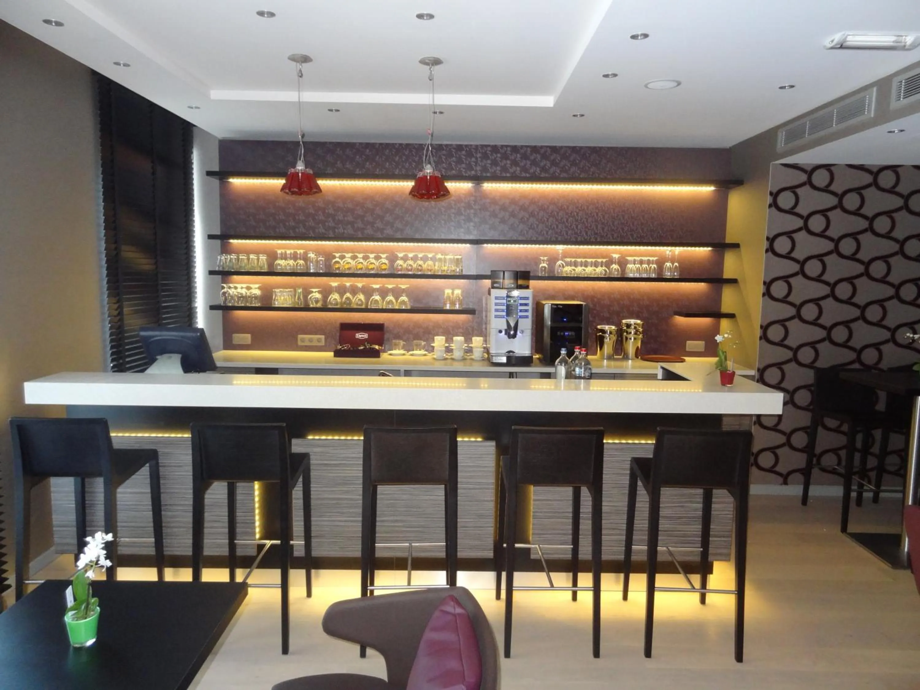 Lounge or bar in Mercure Hotel Brussels Centre Midi