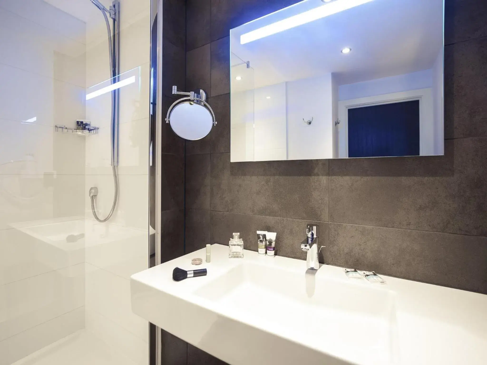 Superior Twin Room in Mercure Hotel Brussels Centre Midi Superior Twin Room in Mercure Hotel Brussels Centre Midi