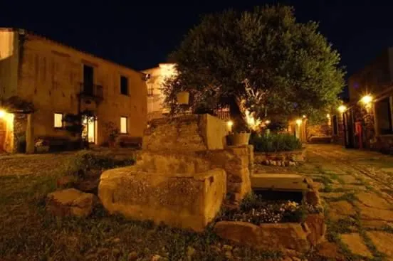 Facade/entrance in Omu Axiu